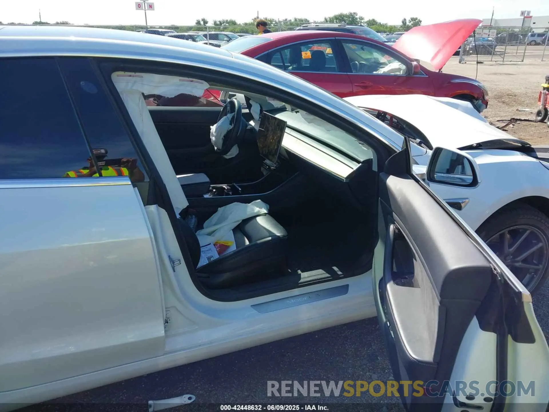 5 Photograph of a damaged car 5YJ3E1EB8KF510681 TESLA MODEL 3 2019