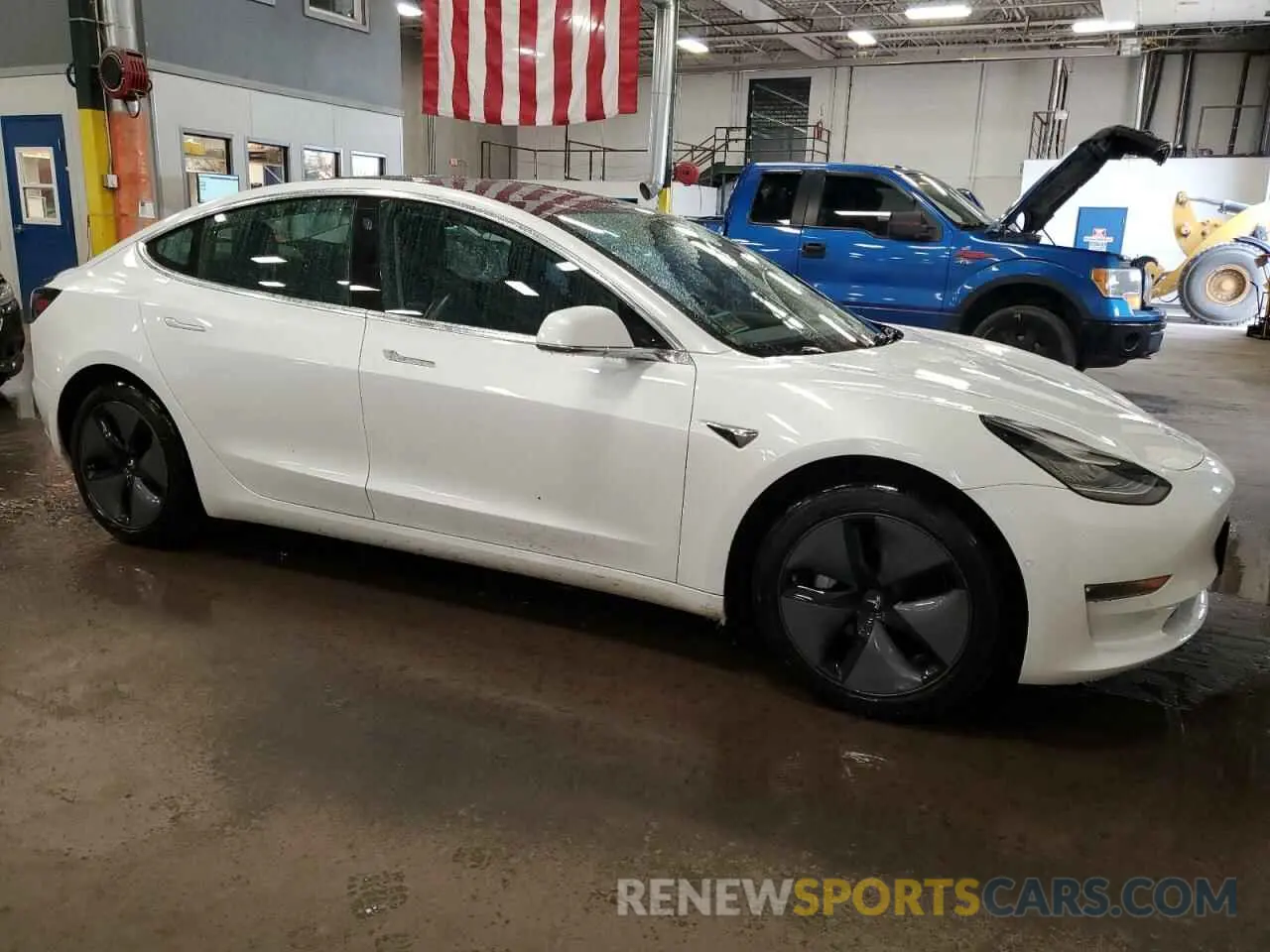 4 Photograph of a damaged car 5YJ3E1EB9KF211636 TESLA MODEL 3 2019