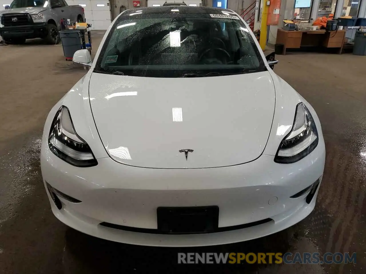 5 Photograph of a damaged car 5YJ3E1EB9KF211636 TESLA MODEL 3 2019