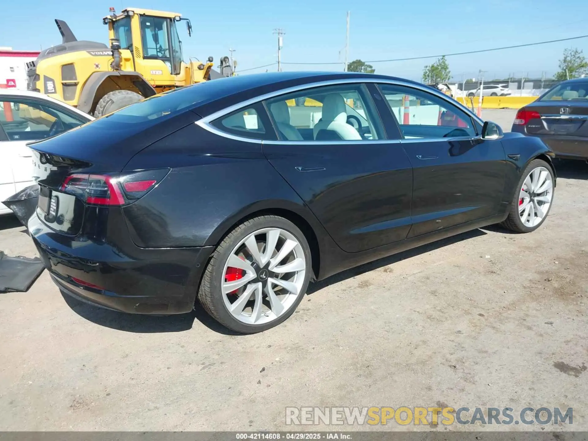 4 Photograph of a damaged car 5YJ3E1EB9KF231742 TESLA MODEL 3 2019