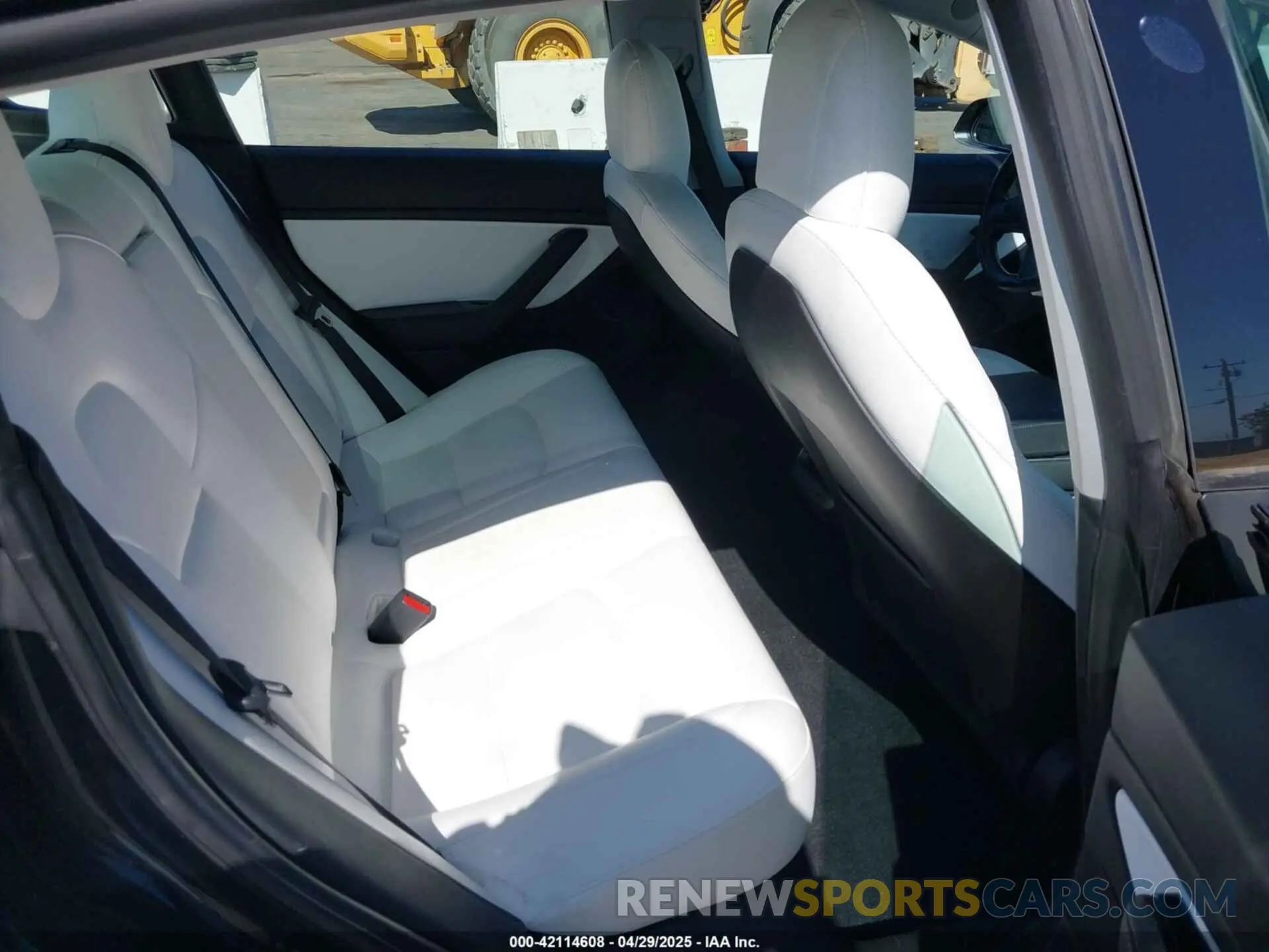 8 Photograph of a damaged car 5YJ3E1EB9KF231742 TESLA MODEL 3 2019