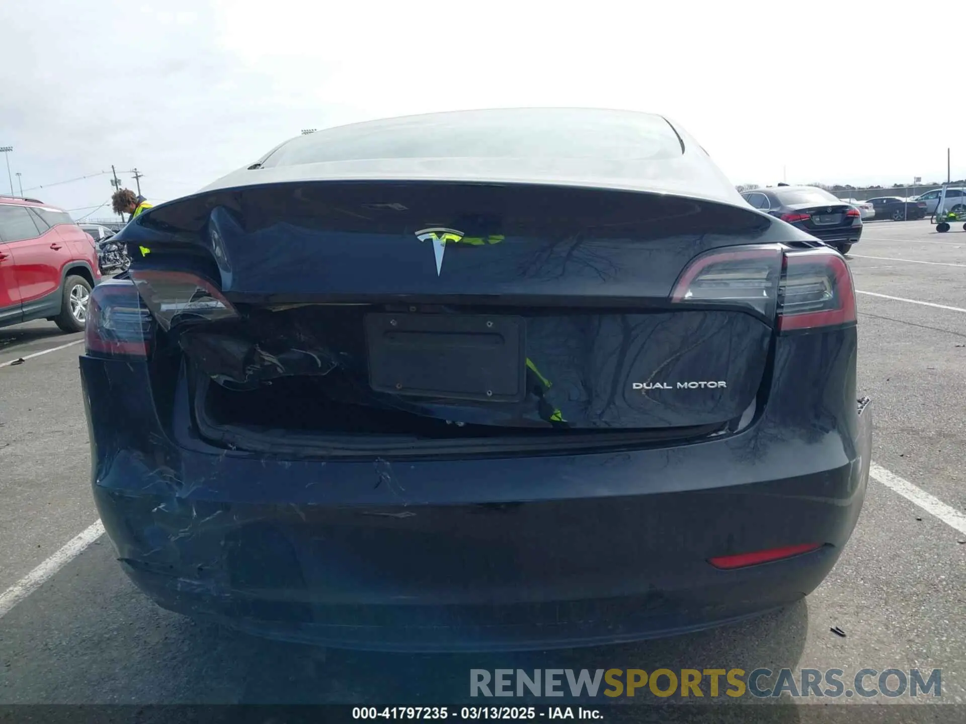 15 Photograph of a damaged car 5YJ3E1EB9KF359270 TESLA MODEL 3 2019