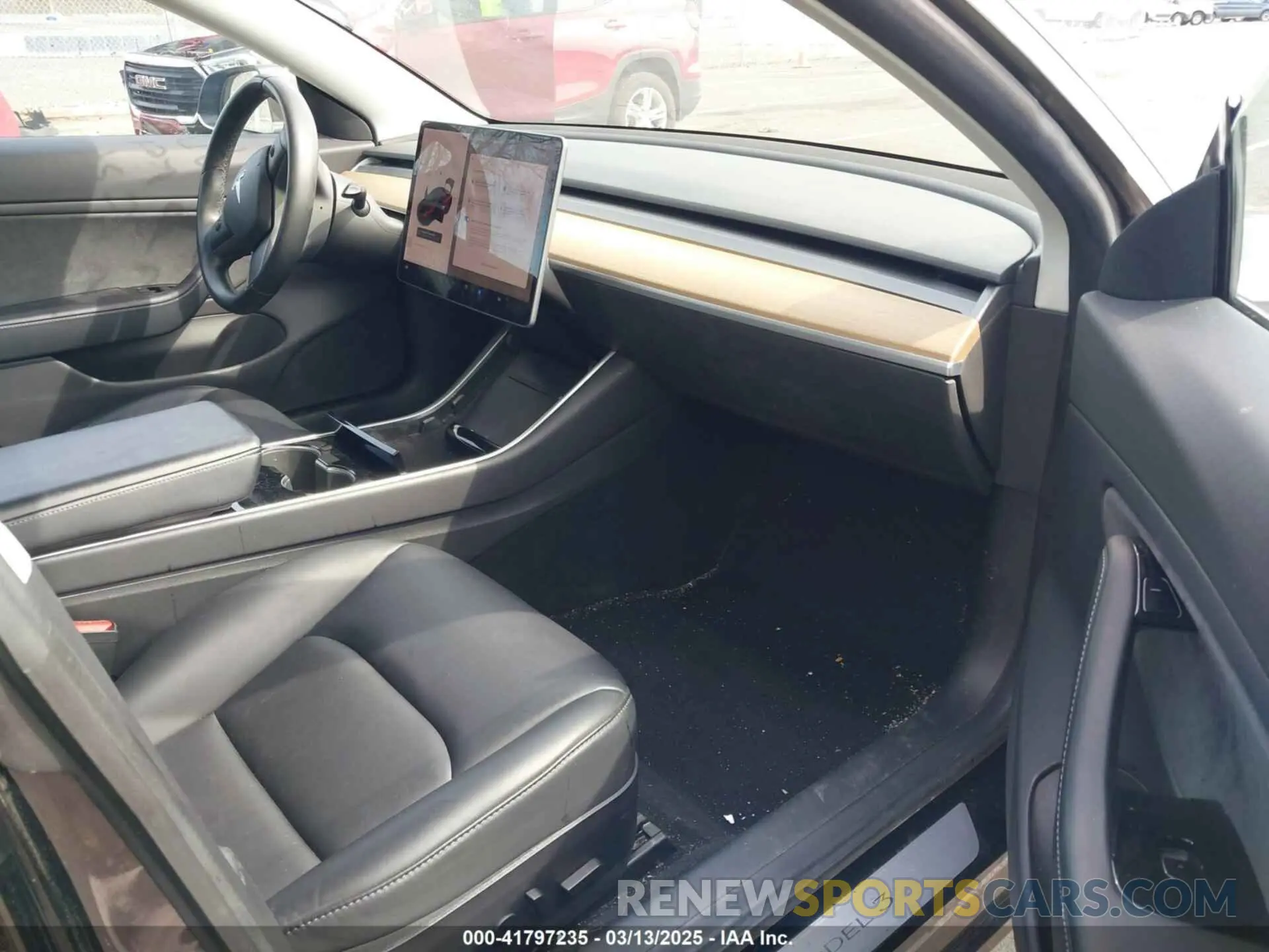 5 Photograph of a damaged car 5YJ3E1EB9KF359270 TESLA MODEL 3 2019