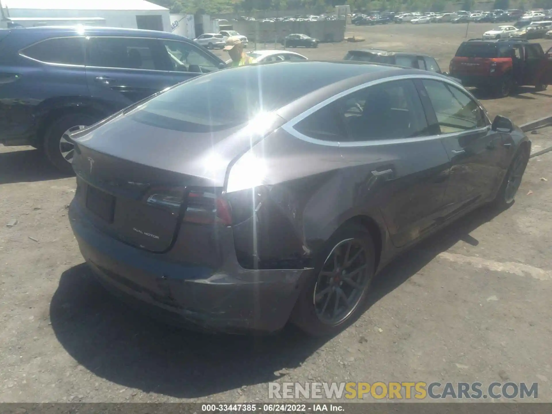 4 Photograph of a damaged car 5YJ3E1EB9KF386078 TESLA MODEL 3 2019