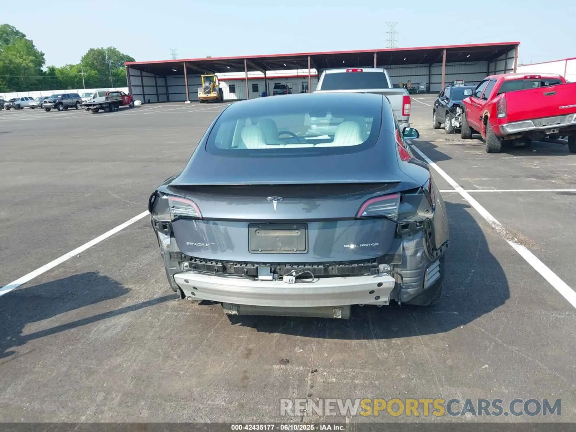 16 Photograph of a damaged car 5YJ3E1EB9KF391698 TESLA MODEL 3 2019