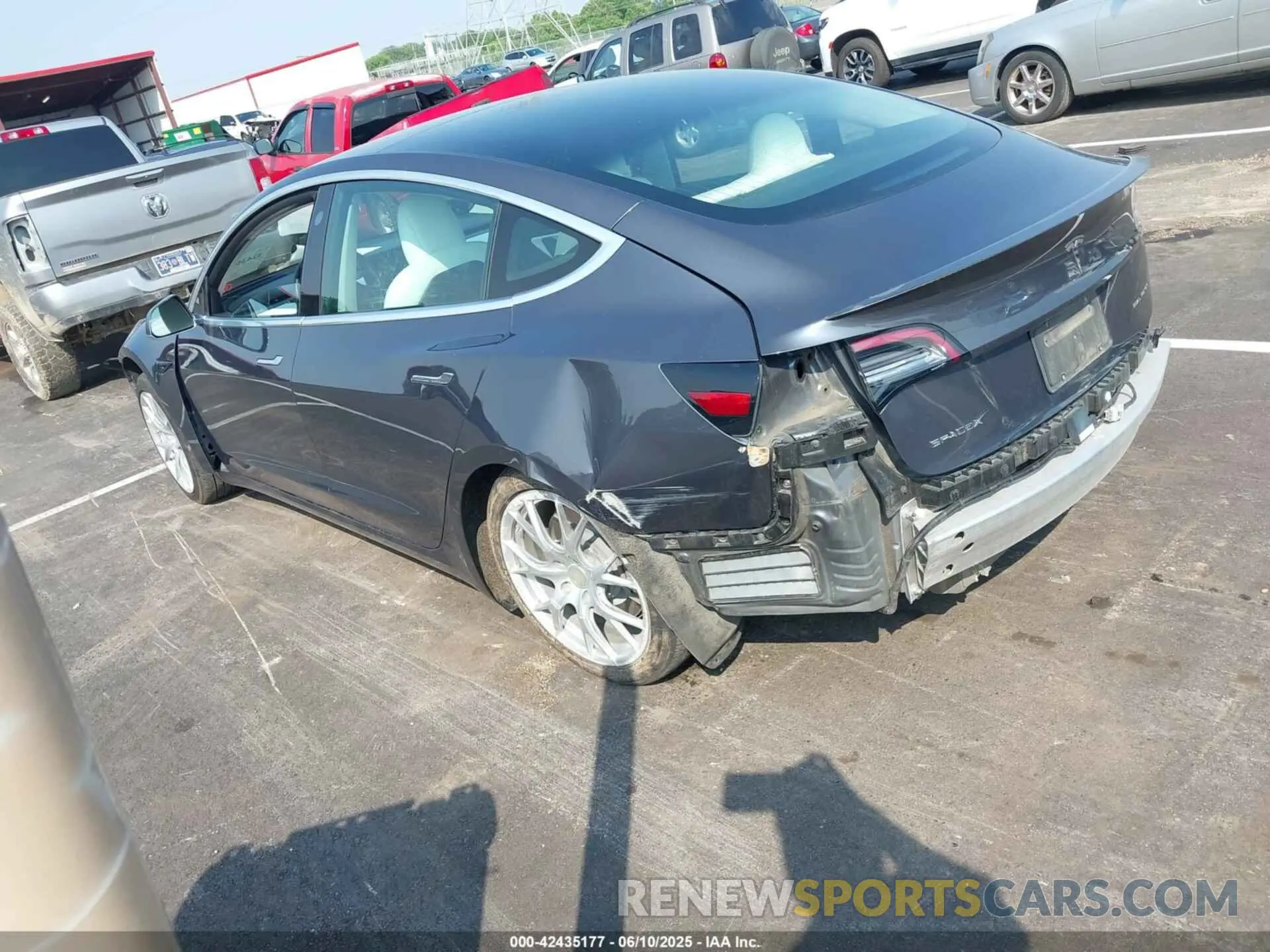 3 Photograph of a damaged car 5YJ3E1EB9KF391698 TESLA MODEL 3 2019