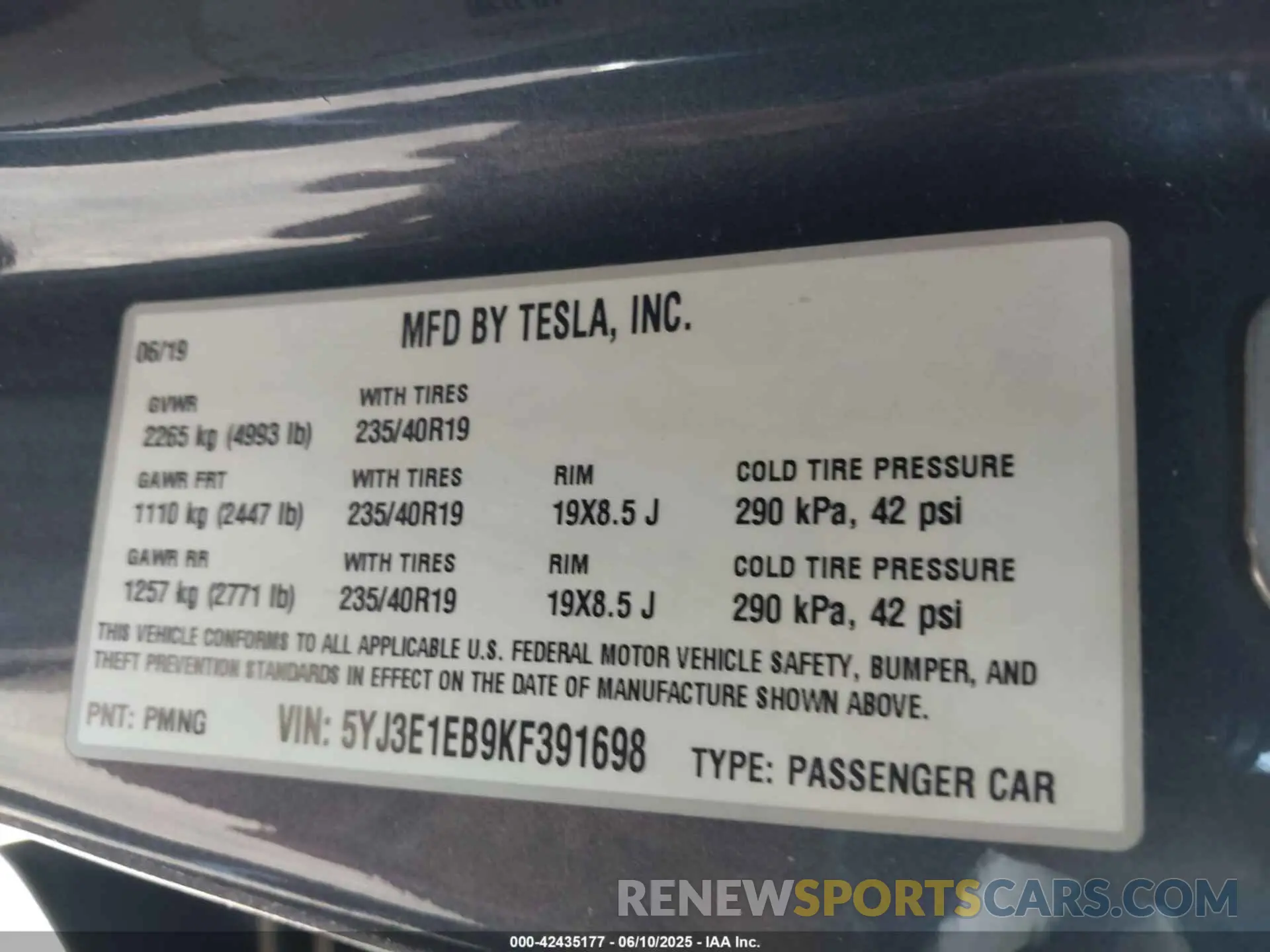 9 Photograph of a damaged car 5YJ3E1EB9KF391698 TESLA MODEL 3 2019