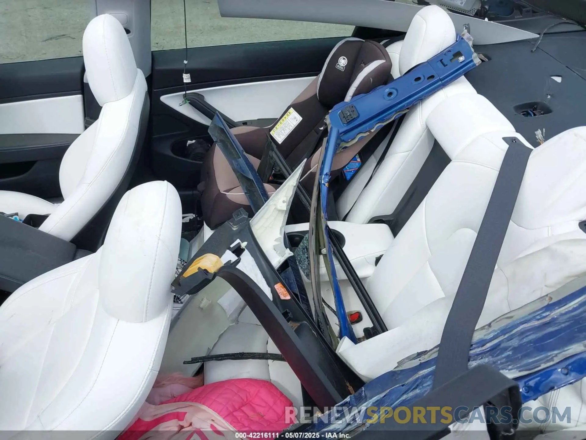 8 Photograph of a damaged car 5YJ3E1EB9KF392091 TESLA MODEL 3 2019