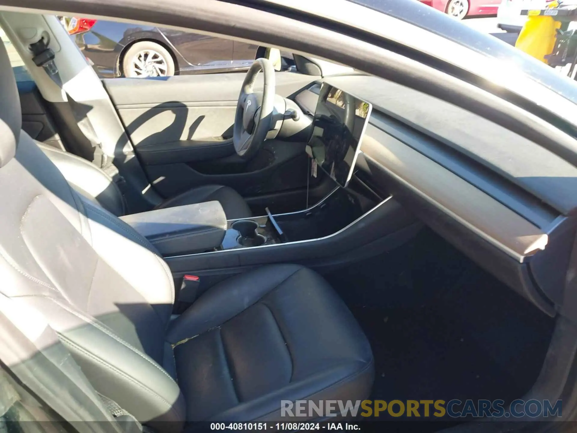 5 Photograph of a damaged car 5YJ3E1EB9KF425655 TESLA MODEL 3 2019