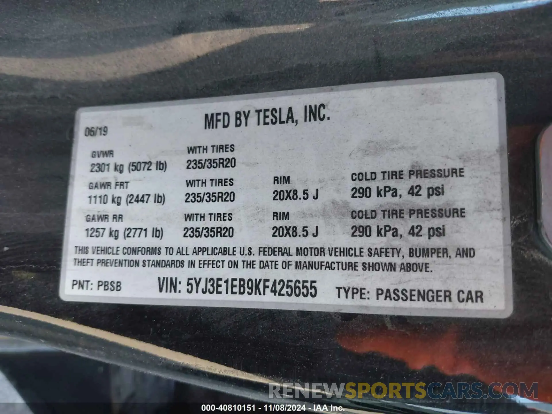 9 Photograph of a damaged car 5YJ3E1EB9KF425655 TESLA MODEL 3 2019