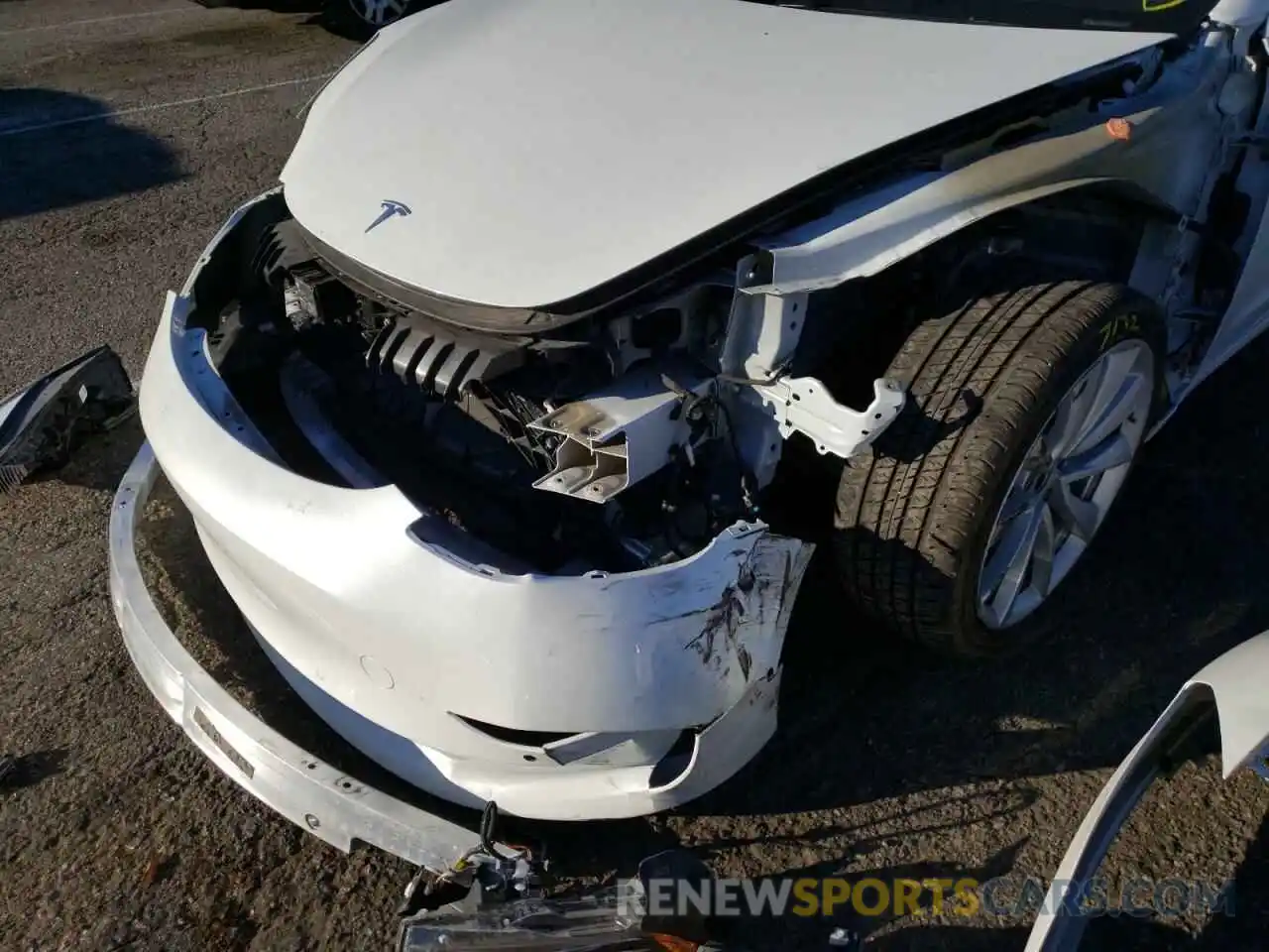 9 Photograph of a damaged car 5YJ3E1EB9KF437093 TESLA MODEL 3 2019