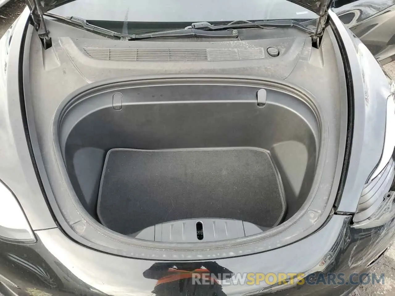 11 Photograph of a damaged car 5YJ3E1EB9KF440365 TESLA MODEL 3 2019