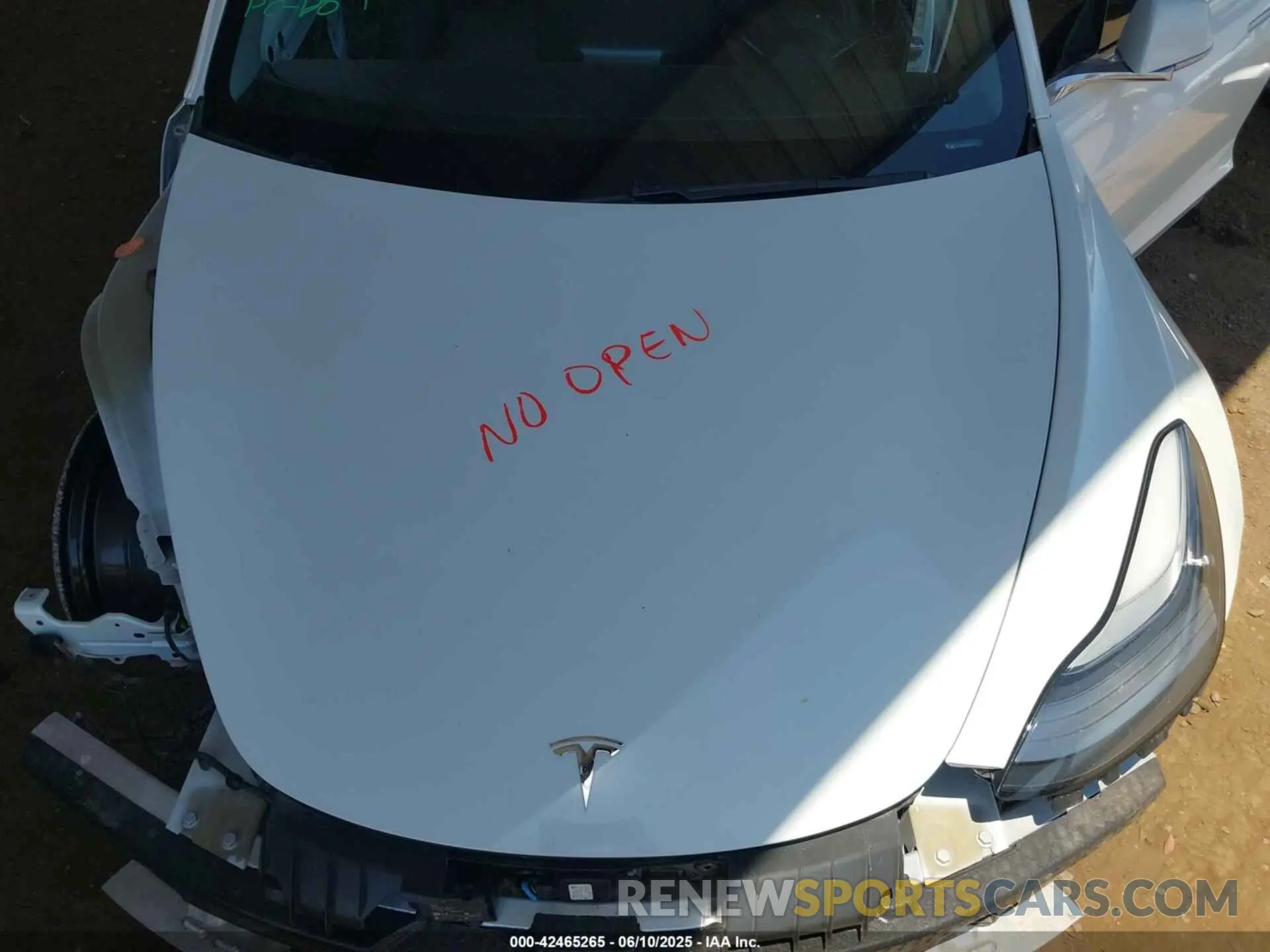 10 Photograph of a damaged car 5YJ3E1EB9KF511161 TESLA MODEL 3 2019