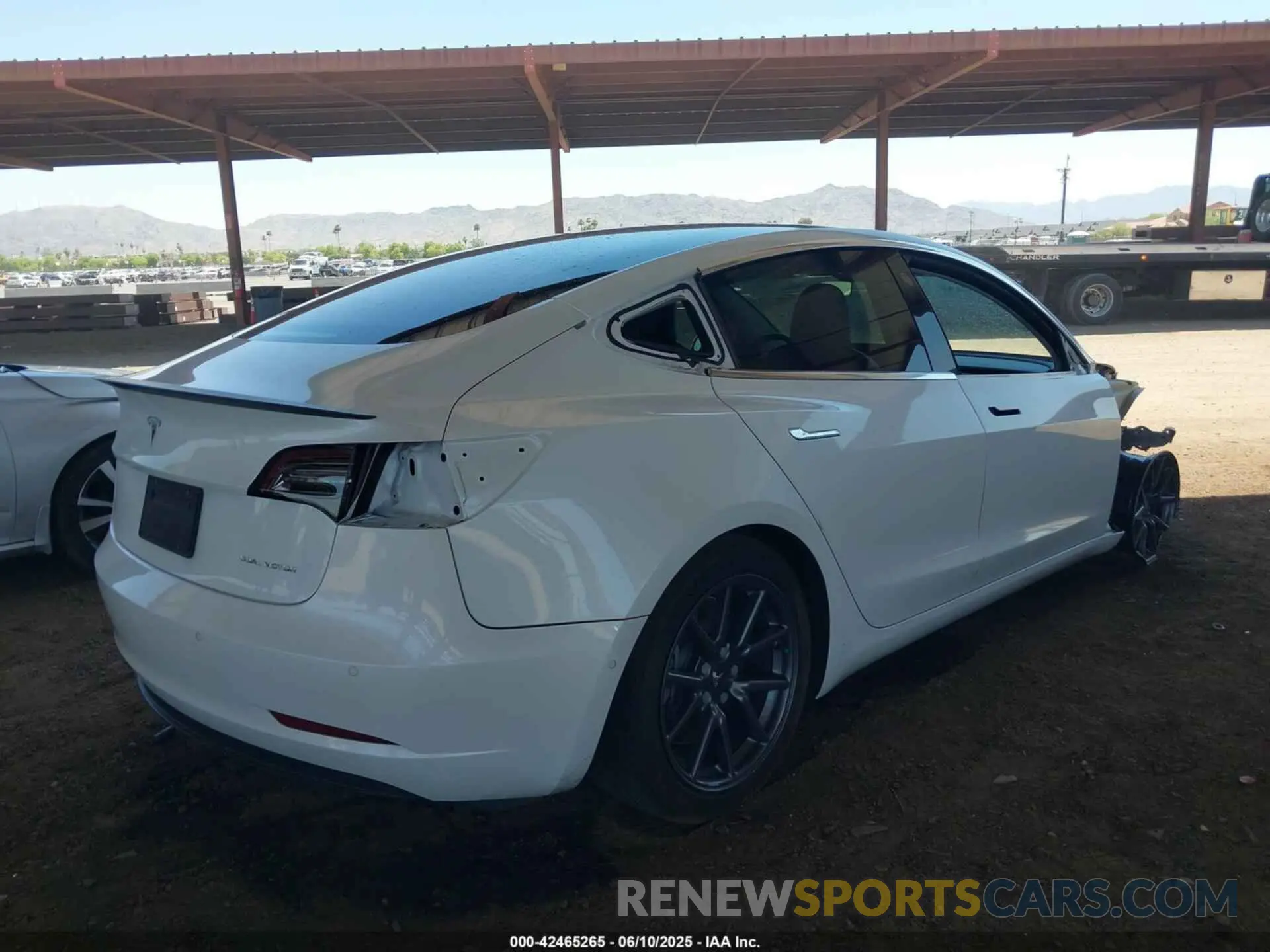 4 Photograph of a damaged car 5YJ3E1EB9KF511161 TESLA MODEL 3 2019