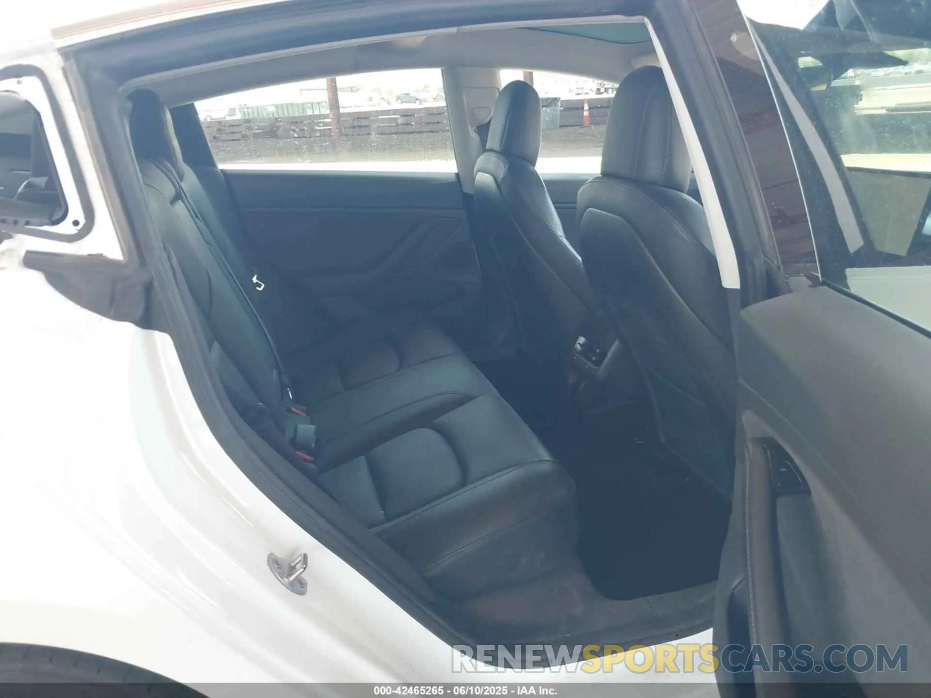 8 Photograph of a damaged car 5YJ3E1EB9KF511161 TESLA MODEL 3 2019