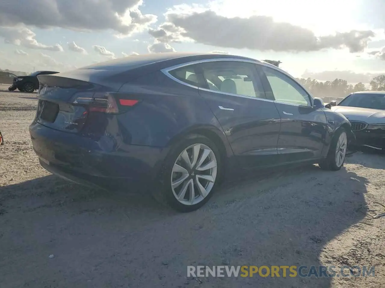 3 Photograph of a damaged car 5YJ3E1EBXKF192501 TESLA MODEL 3 2019
