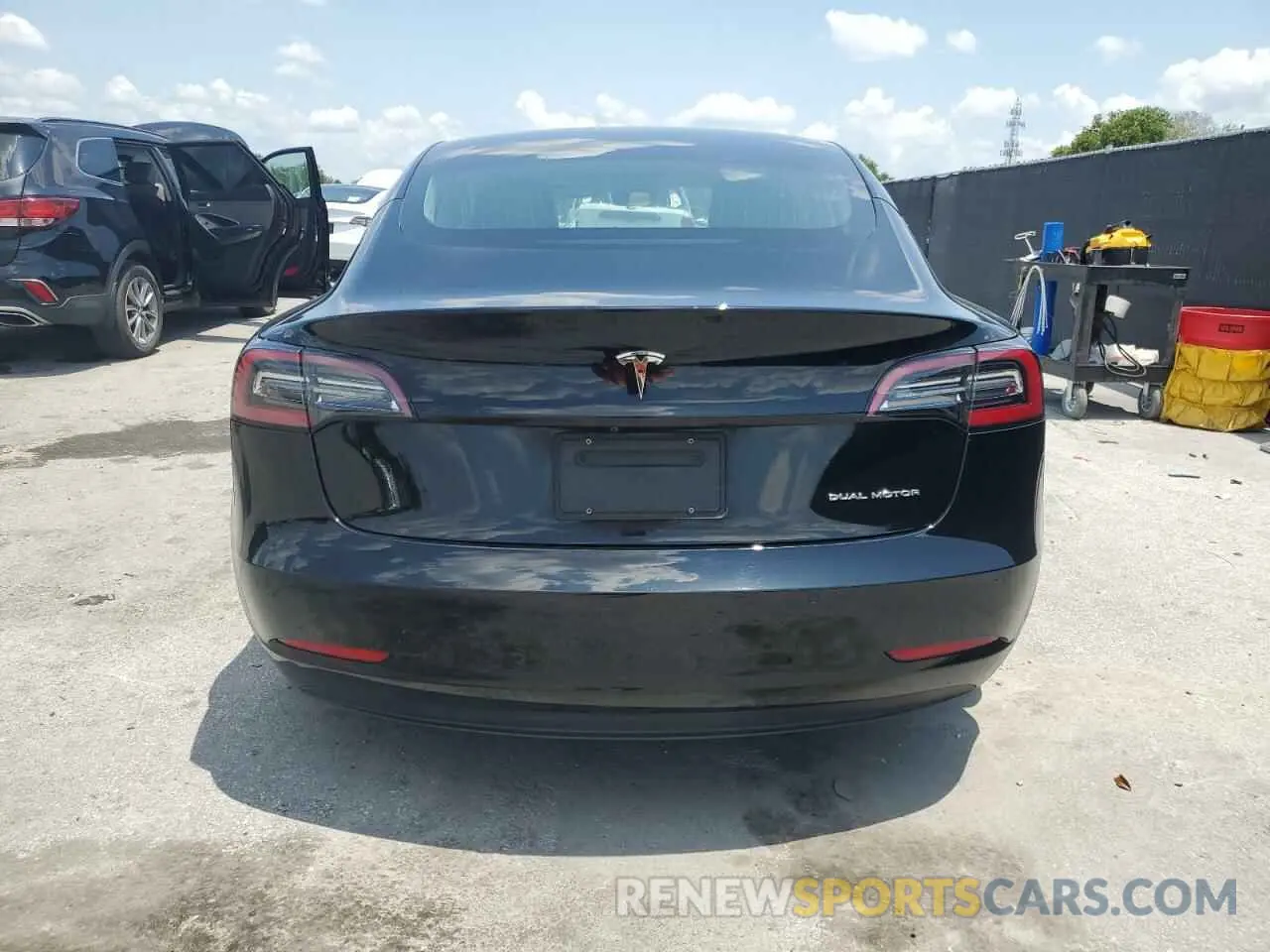 6 Photograph of a damaged car 5YJ3E1EBXKF198945 TESLA MODEL 3 2019
