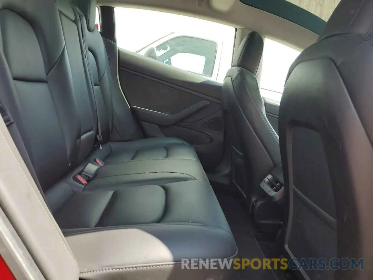 10 Photograph of a damaged car 5YJ3E1EBXKF237727 TESLA MODEL 3 2019