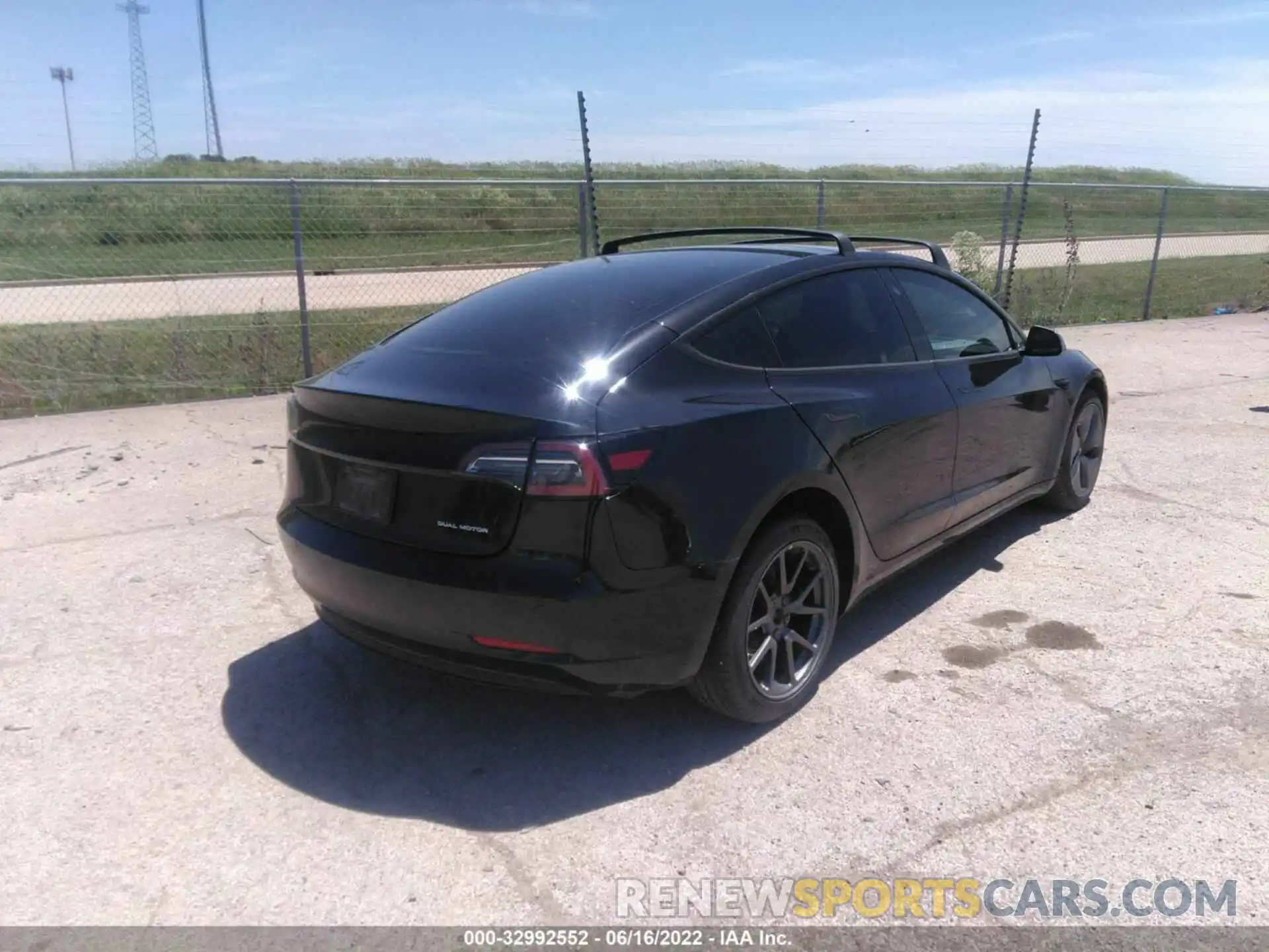 4 Photograph of a damaged car 5YJ3E1EBXKF384646 TESLA MODEL 3 2019