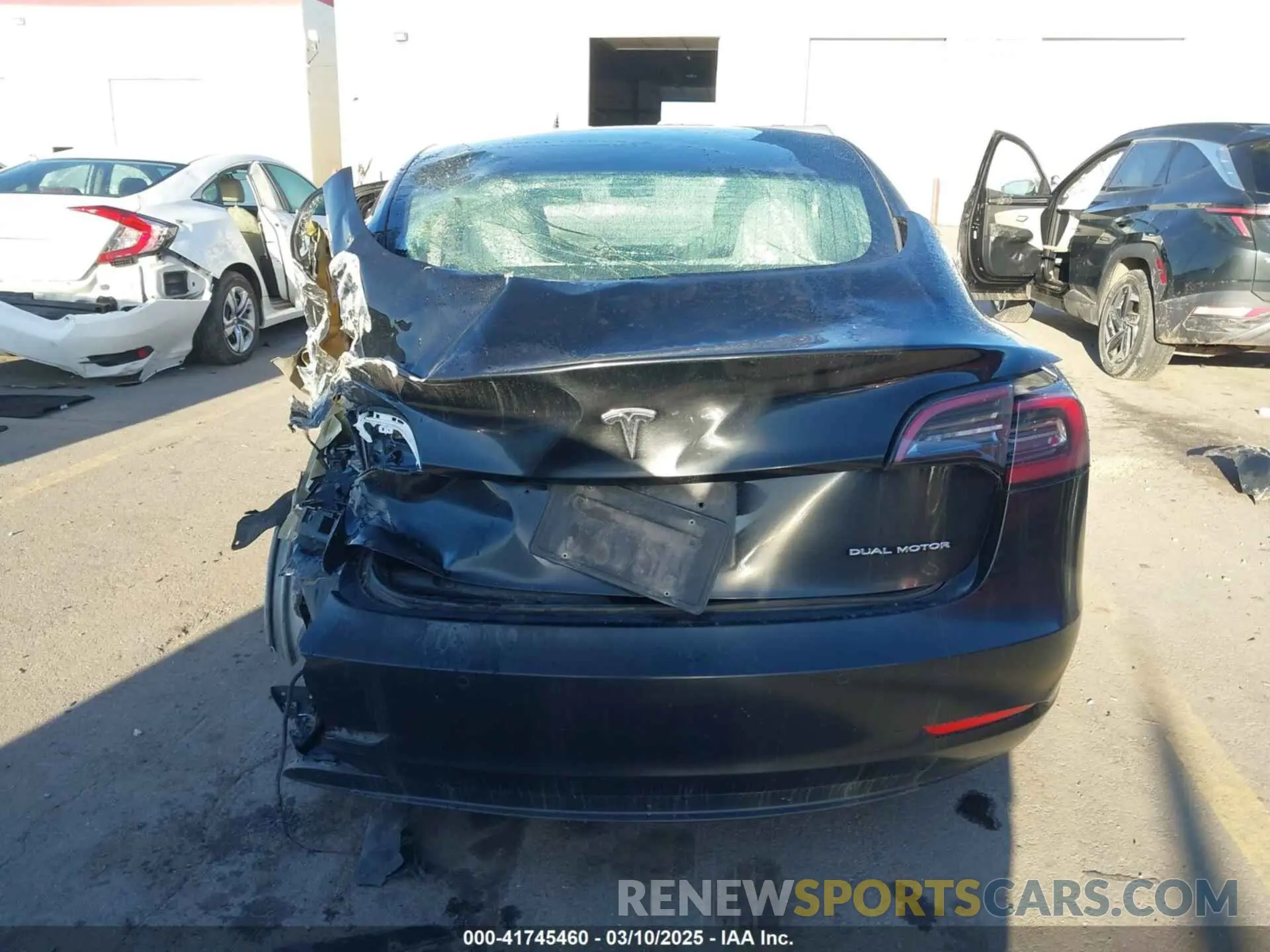 17 Photograph of a damaged car 5YJ3E1EBXKF392147 TESLA MODEL 3 2019