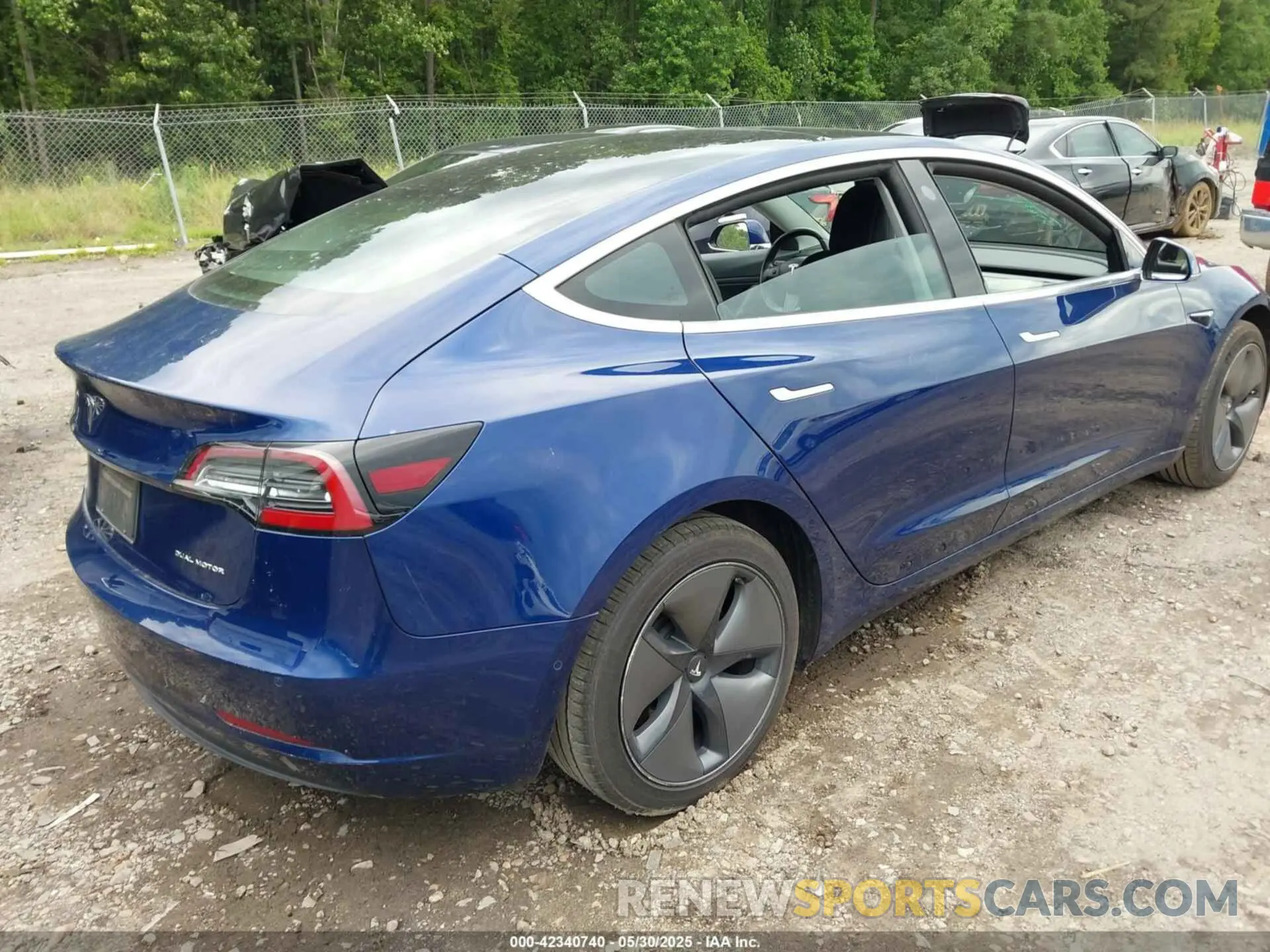 4 Photograph of a damaged car 5YJ3E1EBXKF393900 TESLA MODEL 3 2019