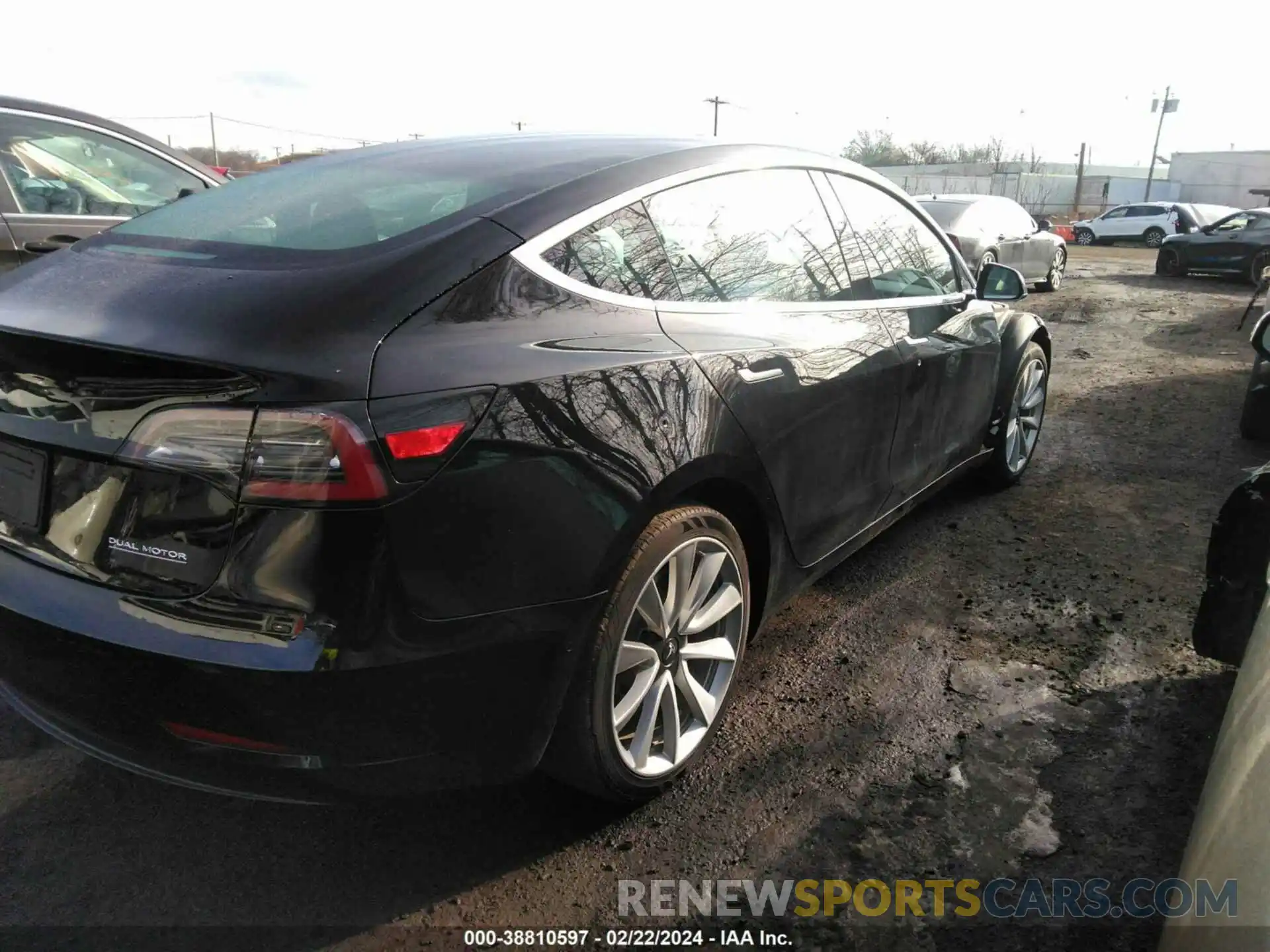 4 Photograph of a damaged car 5YJ3E1EBXKF406533 TESLA MODEL 3 2019