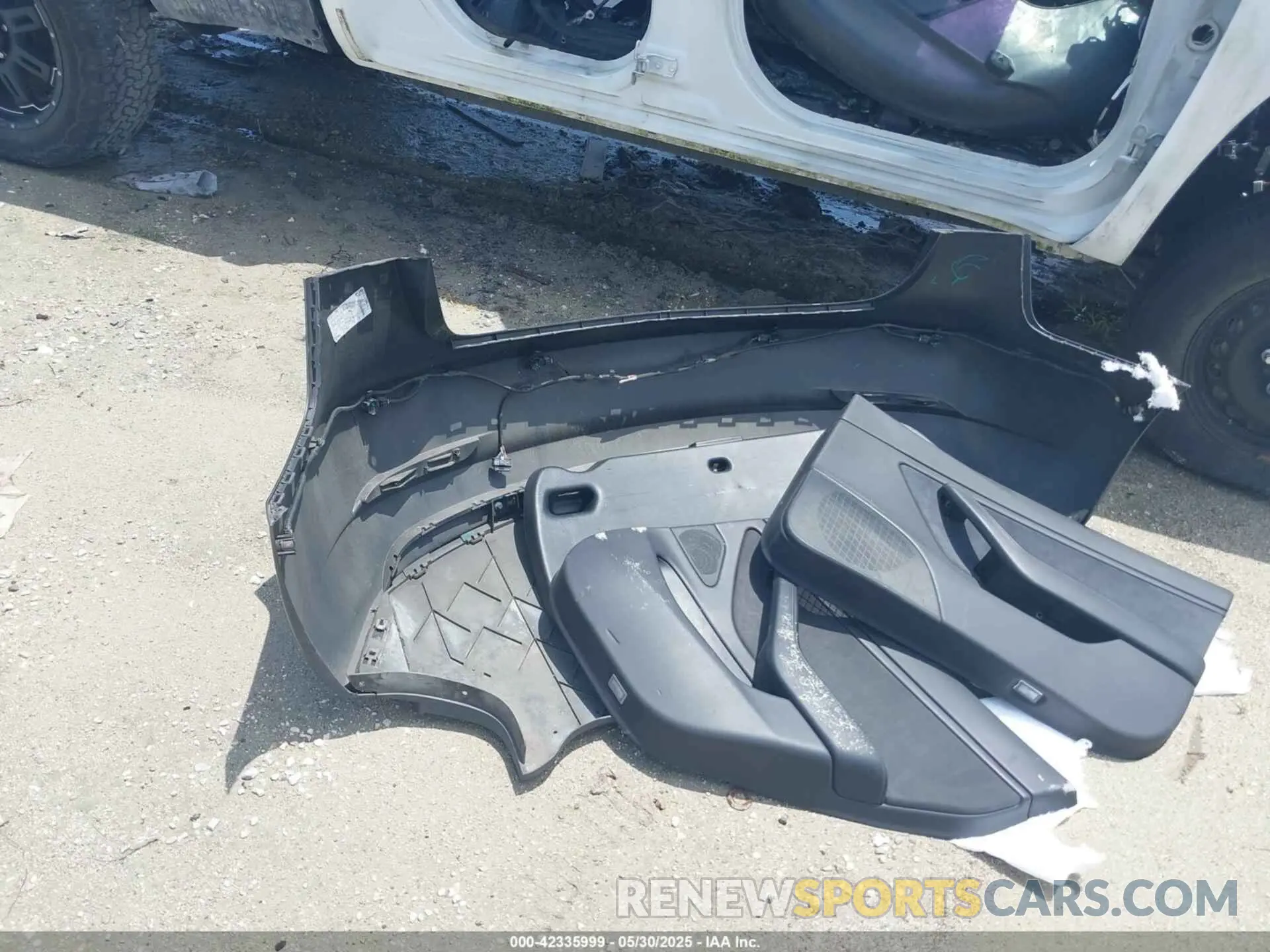 11 Photograph of a damaged car 5YJ3E1EBXKF407245 TESLA MODEL 3 2019