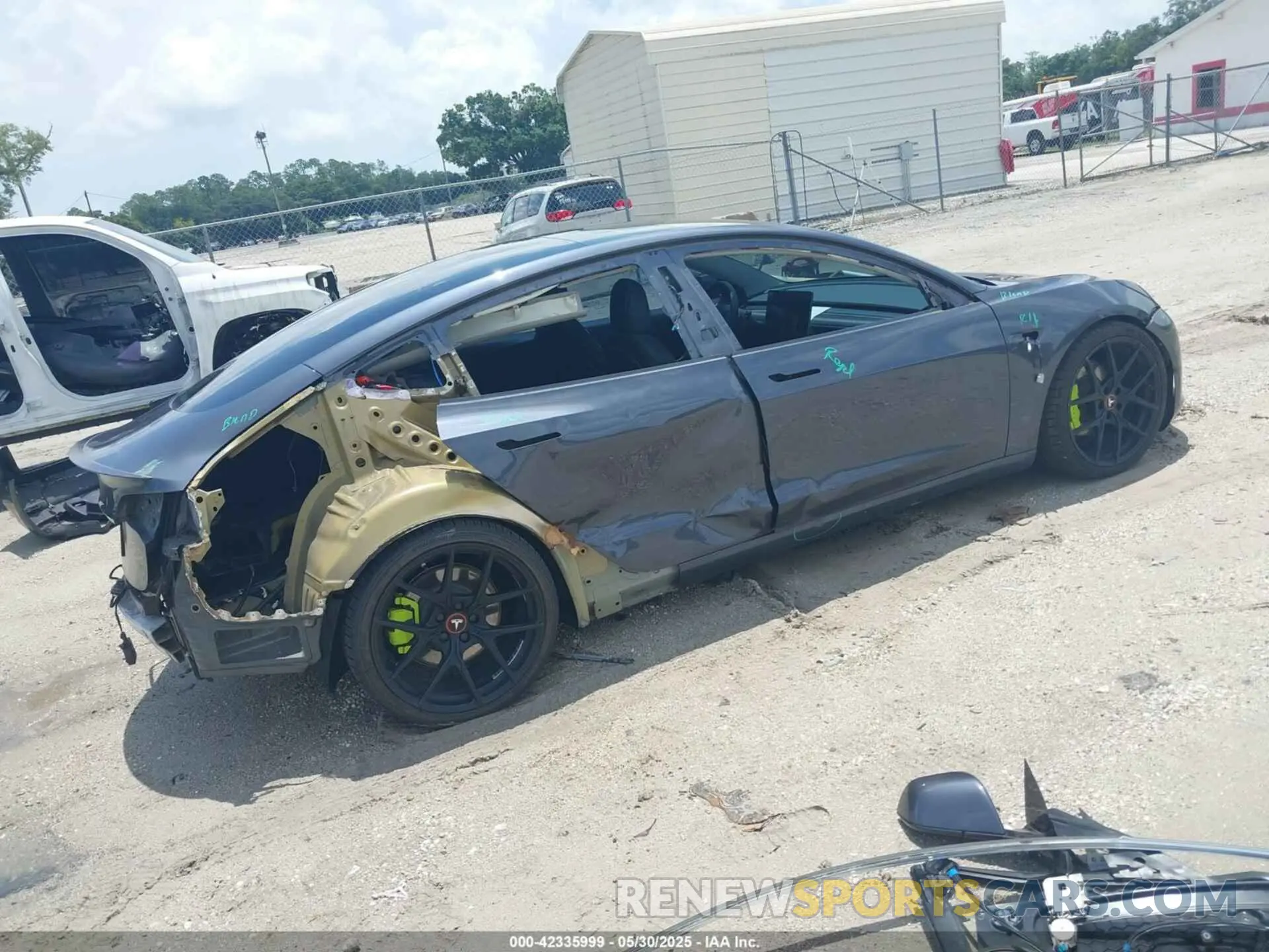 4 Photograph of a damaged car 5YJ3E1EBXKF407245 TESLA MODEL 3 2019