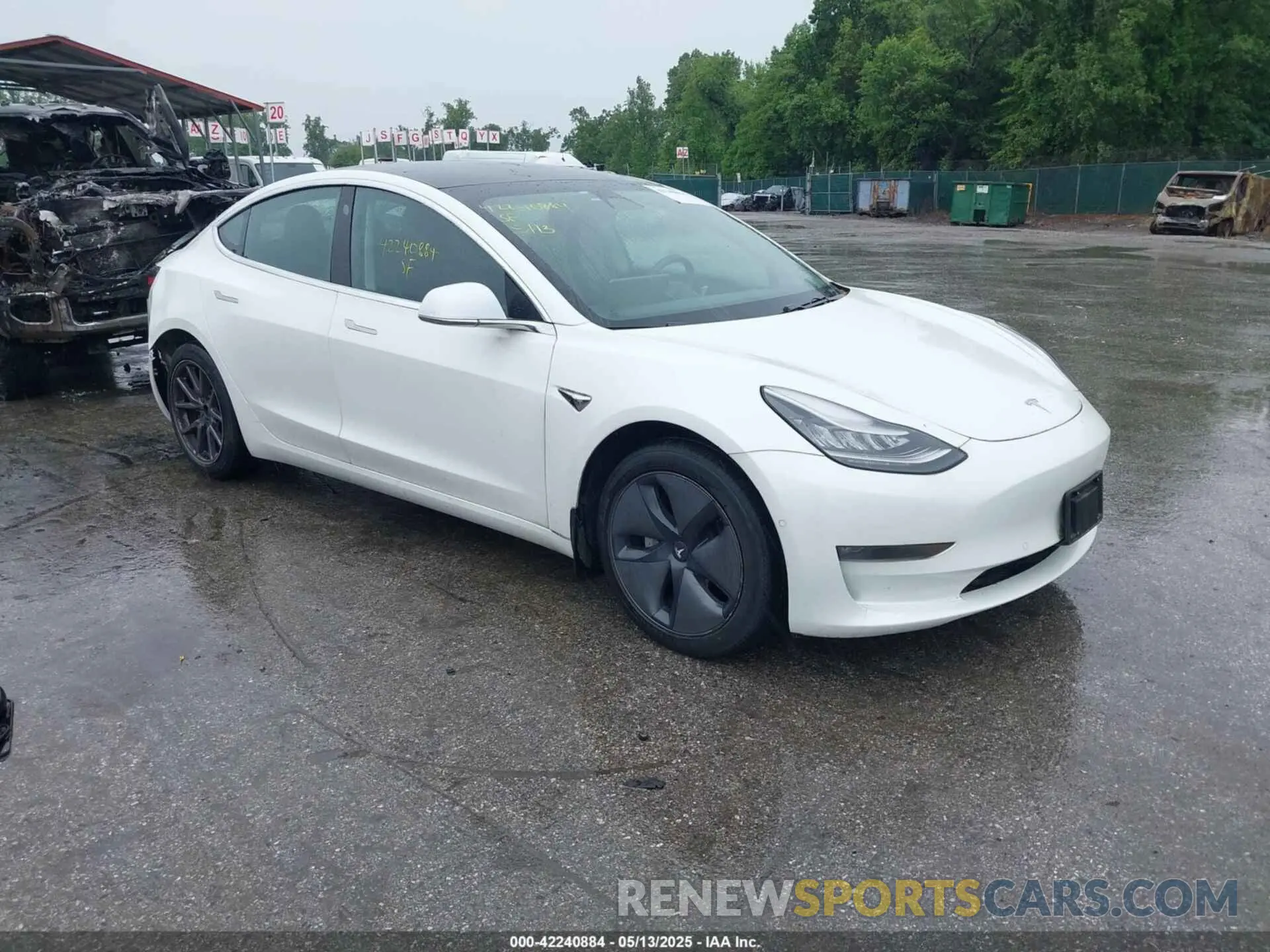 1 Photograph of a damaged car 5YJ3E1EBXKF442335 TESLA MODEL 3 2019