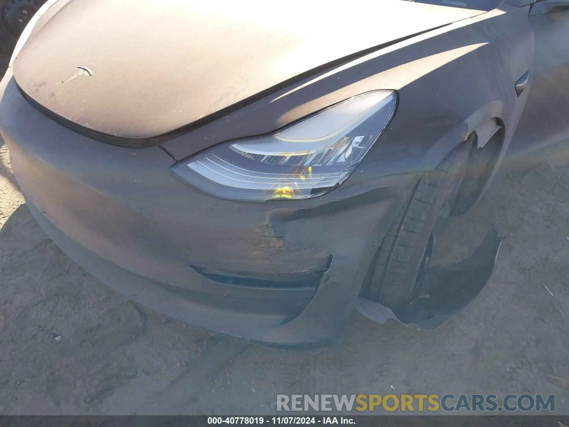 18 Photograph of a damaged car 5YJ3E1EBXKF476968 TESLA MODEL 3 2019