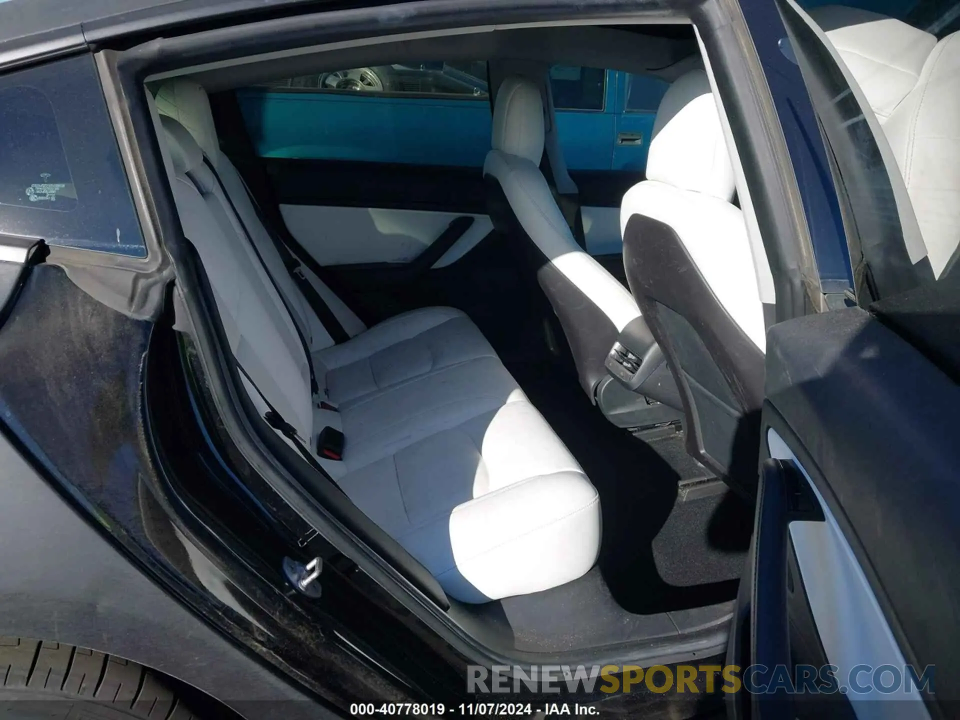 8 Photograph of a damaged car 5YJ3E1EBXKF476968 TESLA MODEL 3 2019