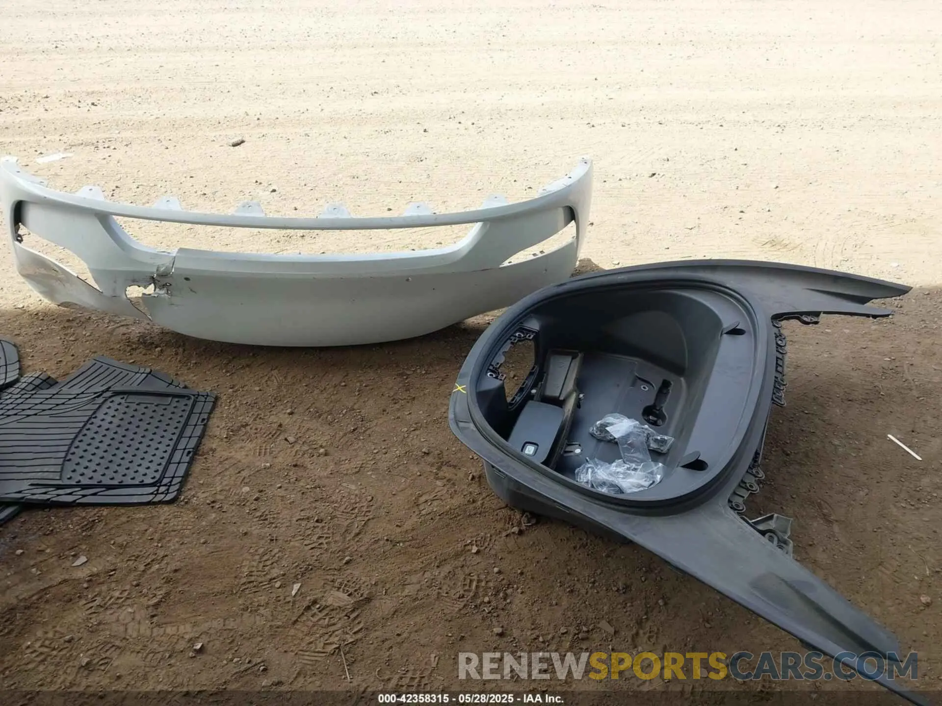 11 Photograph of a damaged car 5YJ3E1EBXKF513002 TESLA MODEL 3 2019