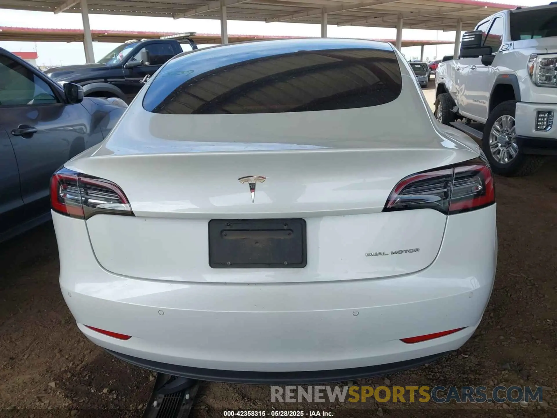 16 Photograph of a damaged car 5YJ3E1EBXKF513002 TESLA MODEL 3 2019