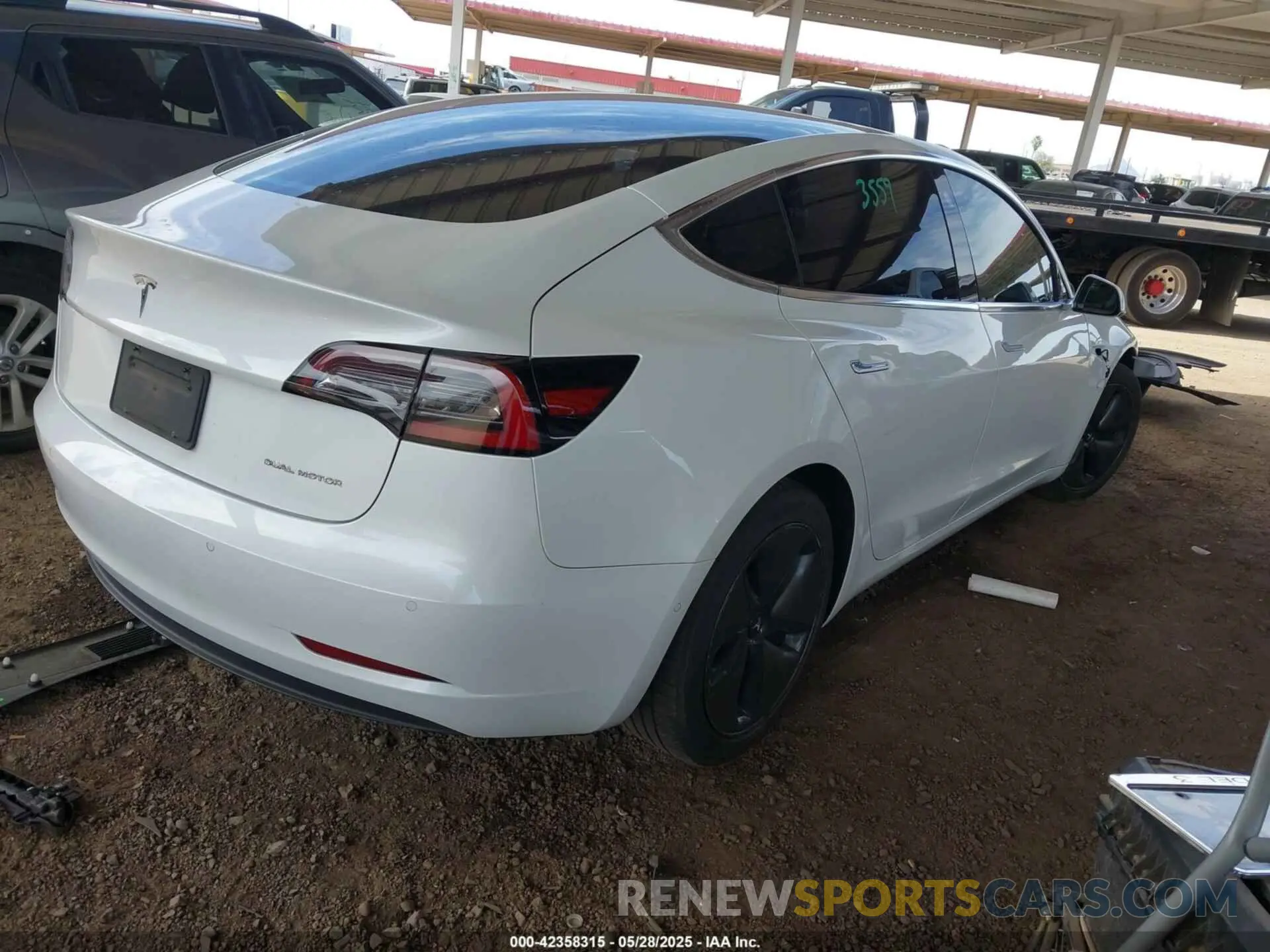4 Photograph of a damaged car 5YJ3E1EBXKF513002 TESLA MODEL 3 2019