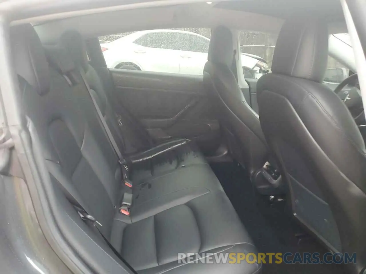 10 Photograph of a damaged car 5YJ3E1EBXKF520659 TESLA MODEL 3 2019