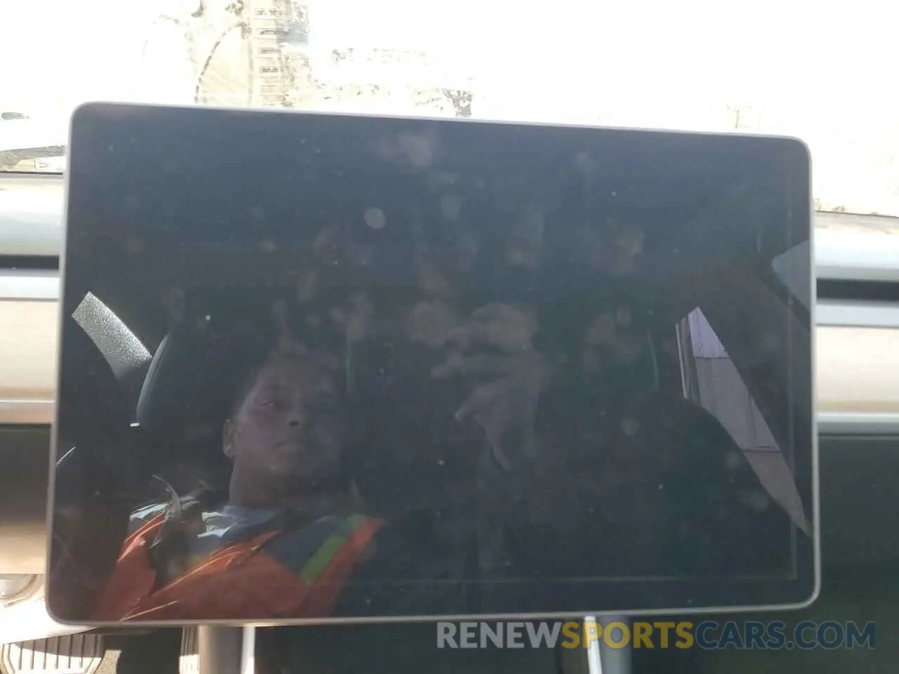 9 Photograph of a damaged car 5YJ3E1EBXKF520760 TESLA MODEL 3 2019