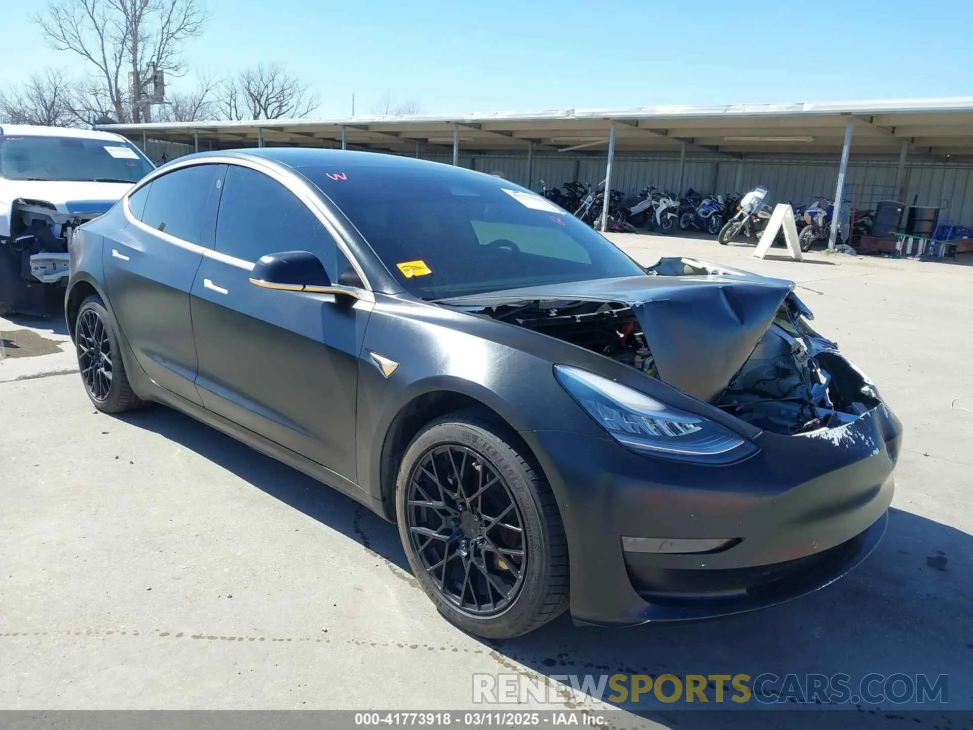 1 Photograph of a damaged car 5YJ3E1EA0LF597761 TESLA MODEL 3 2020
