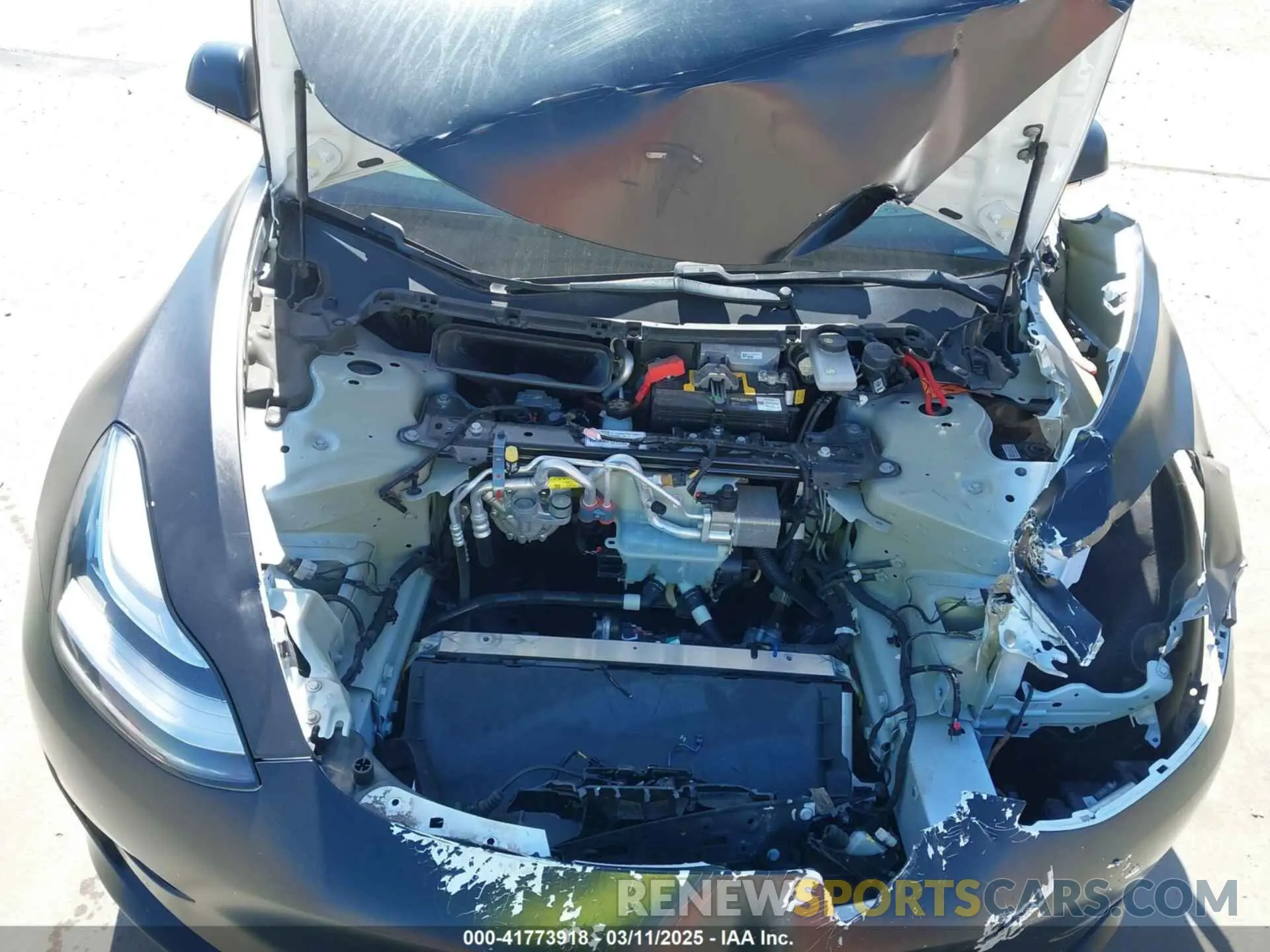 10 Photograph of a damaged car 5YJ3E1EA0LF597761 TESLA MODEL 3 2020