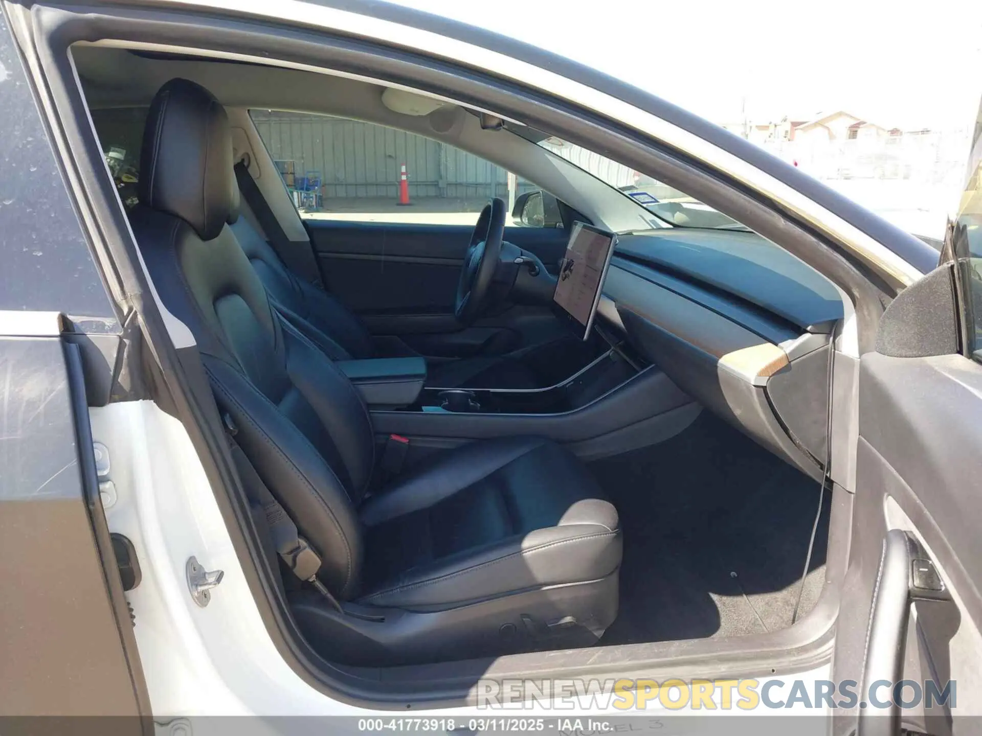 5 Photograph of a damaged car 5YJ3E1EA0LF597761 TESLA MODEL 3 2020