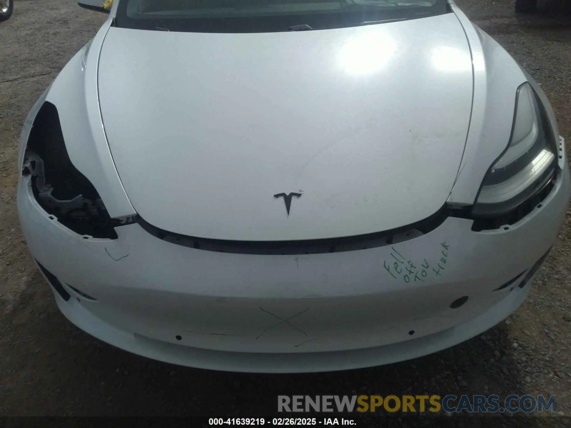 10 Photograph of a damaged car 5YJ3E1EA0LF597839 TESLA MODEL 3 2020