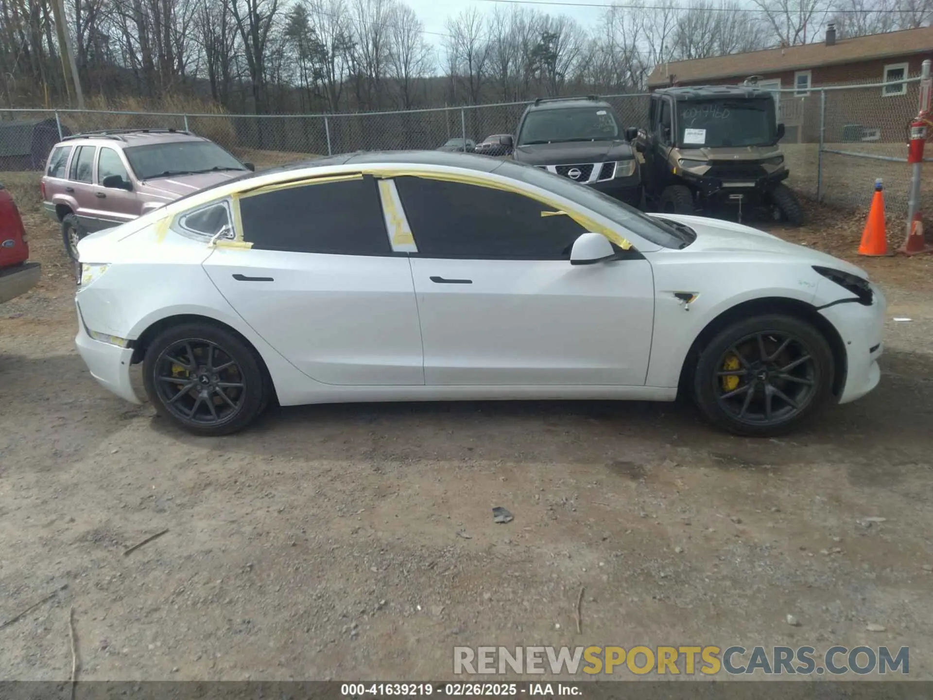 14 Photograph of a damaged car 5YJ3E1EA0LF597839 TESLA MODEL 3 2020