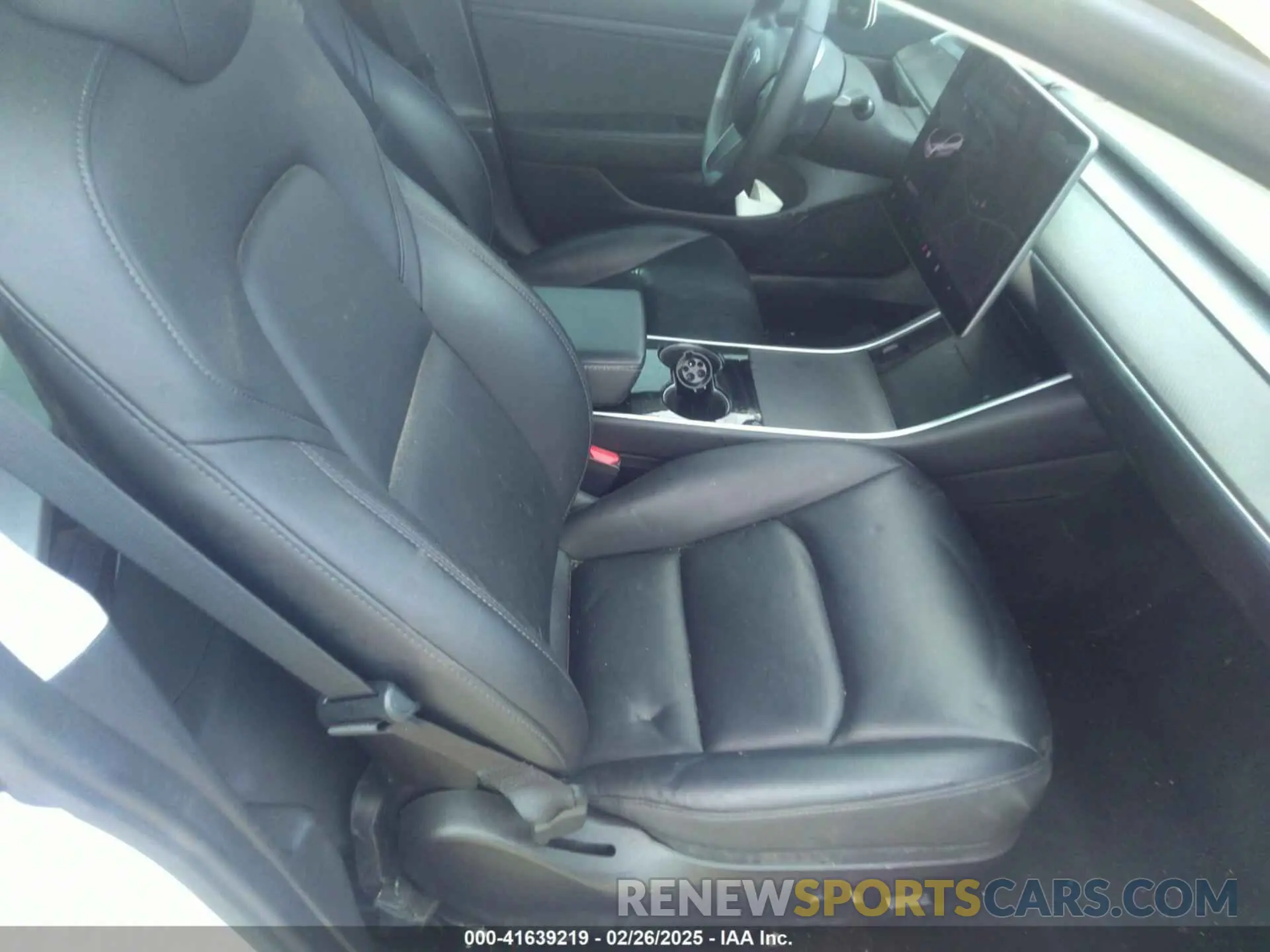5 Photograph of a damaged car 5YJ3E1EA0LF597839 TESLA MODEL 3 2020