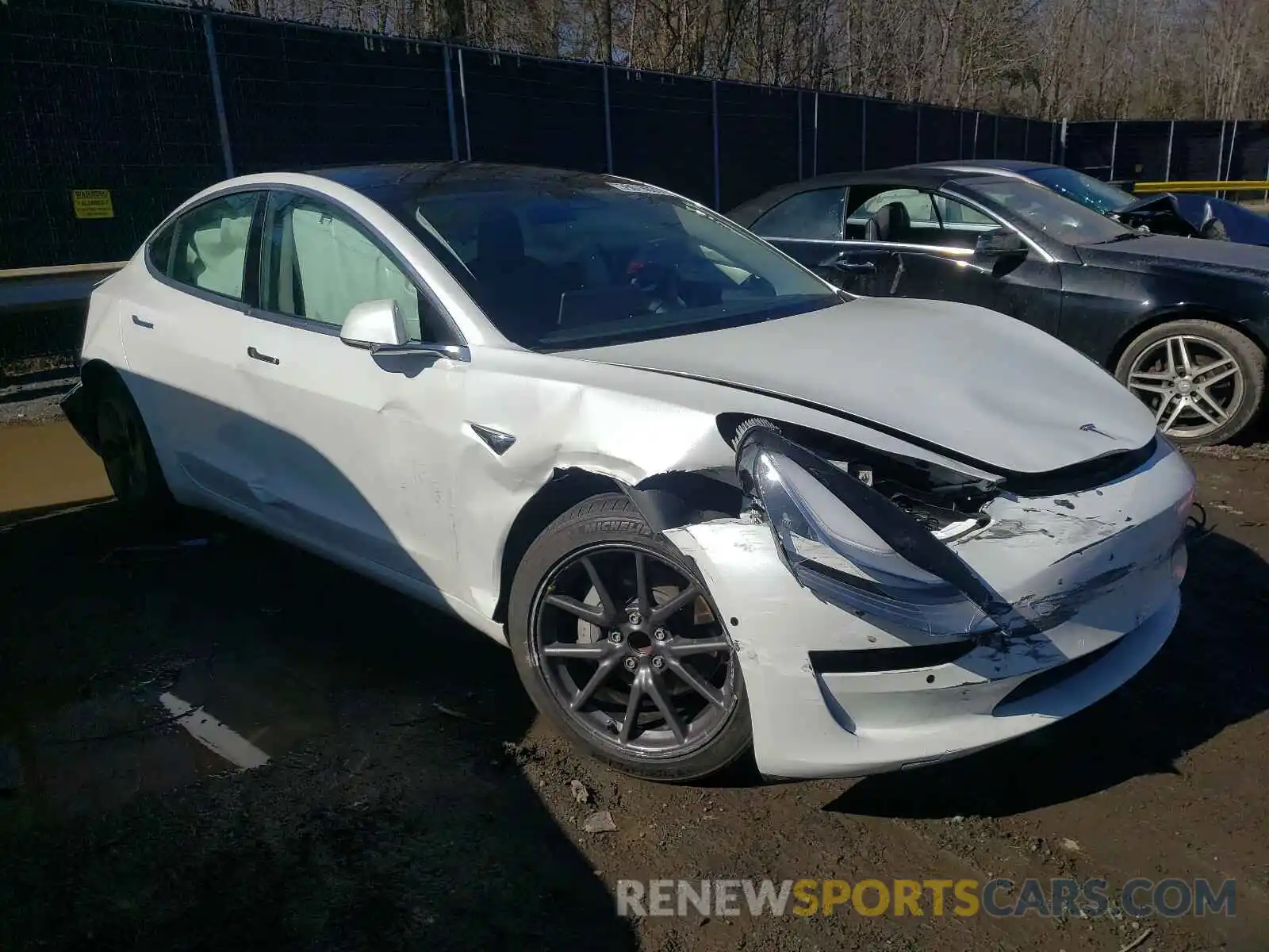 1 Photograph of a damaged car 5YJ3E1EA0LF613053 TESLA MODEL 3 2020