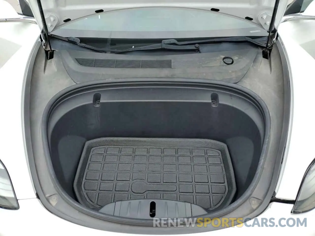 11 Photograph of a damaged car 5YJ3E1EA0LF613246 TESLA MODEL 3 2020