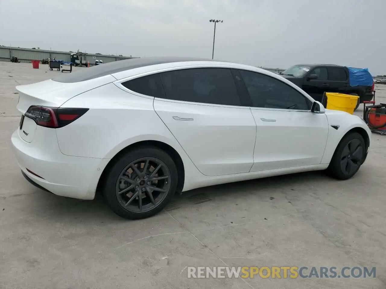 3 Photograph of a damaged car 5YJ3E1EA0LF613246 TESLA MODEL 3 2020