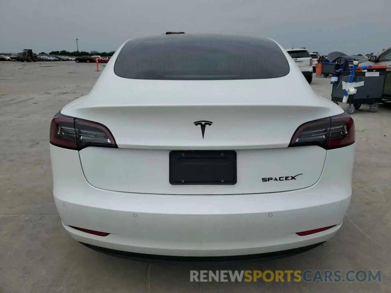 6 Photograph of a damaged car 5YJ3E1EA0LF613246 TESLA MODEL 3 2020