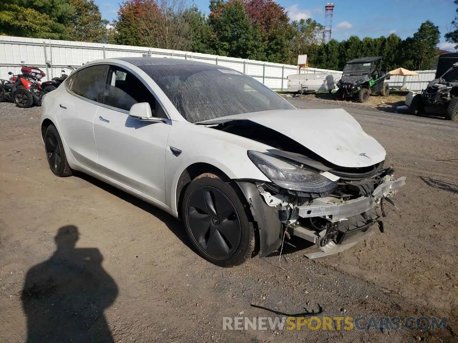 1 Photograph of a damaged car 5YJ3E1EA0LF614820 TESLA MODEL 3 2020