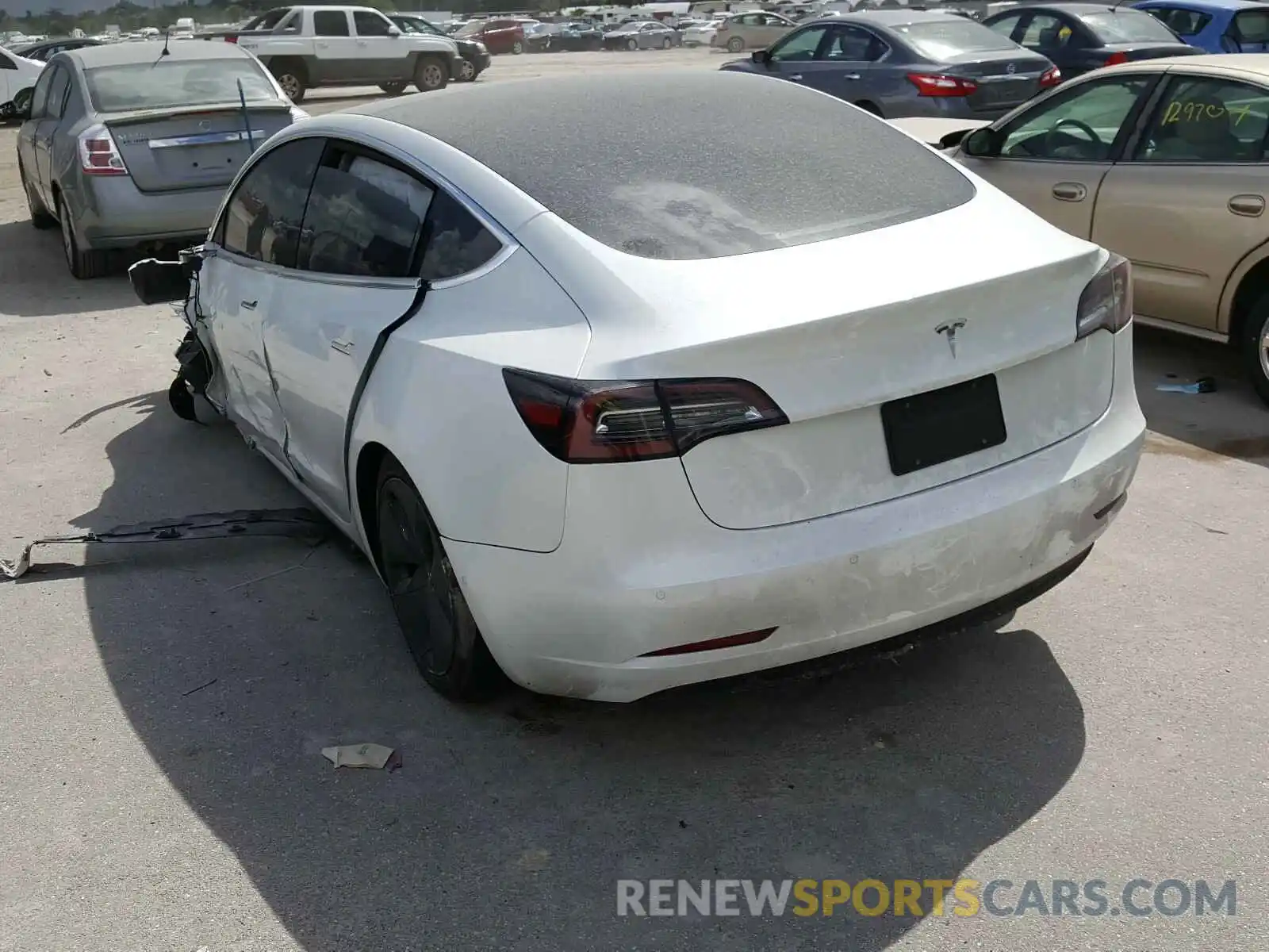 3 Photograph of a damaged car 5YJ3E1EA0LF626983 TESLA MODEL 3 2020