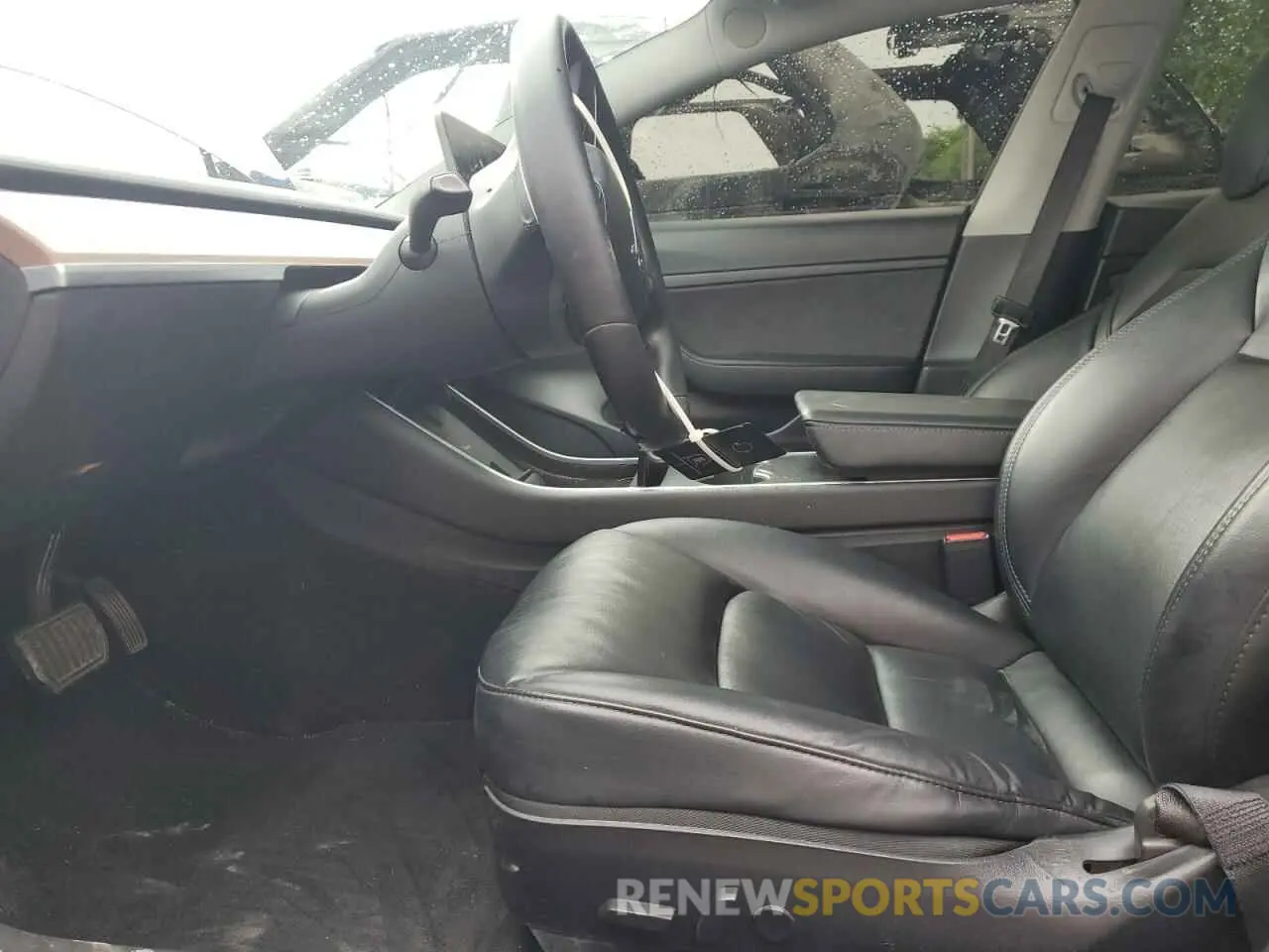7 Photograph of a damaged car 5YJ3E1EA0LF631066 TESLA MODEL 3 2020