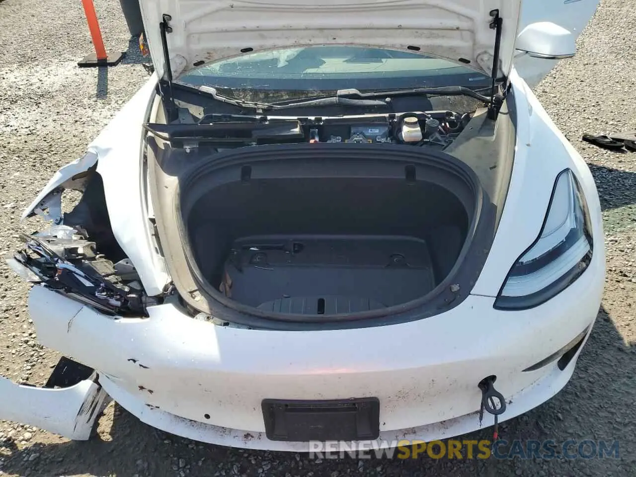 11 Photograph of a damaged car 5YJ3E1EA0LF631844 TESLA MODEL 3 2020